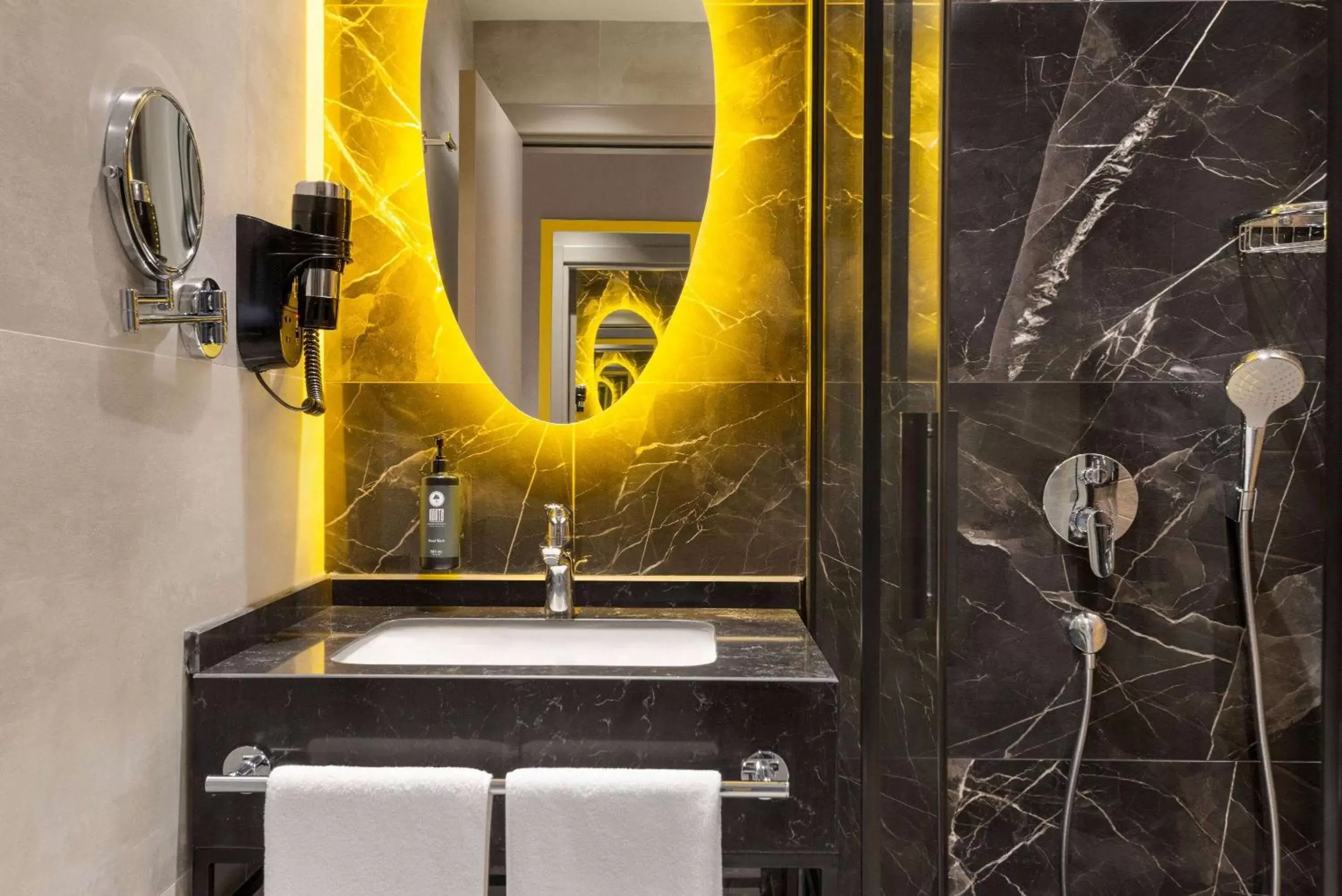 Superior Room with One Queen Bed and One Single Bed - Non-Smoking in Ramada by Wyndham Erzurum Superior Room with One Queen Bed and One Single Bed - Non-Smoking in Ramada by Wyndham Erzurum