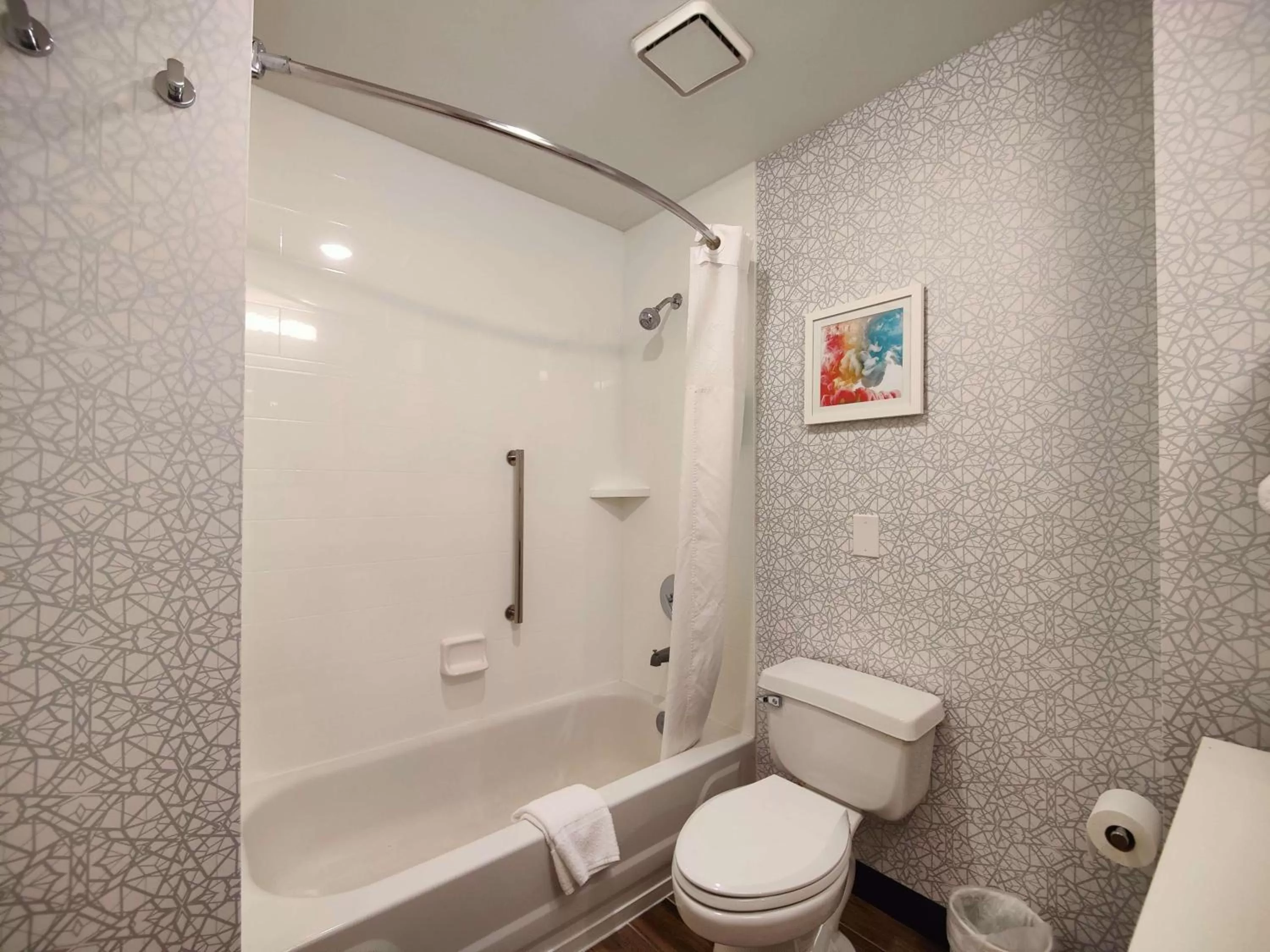 Bathroom in Hampton Inn Atlanta/Peachtree City