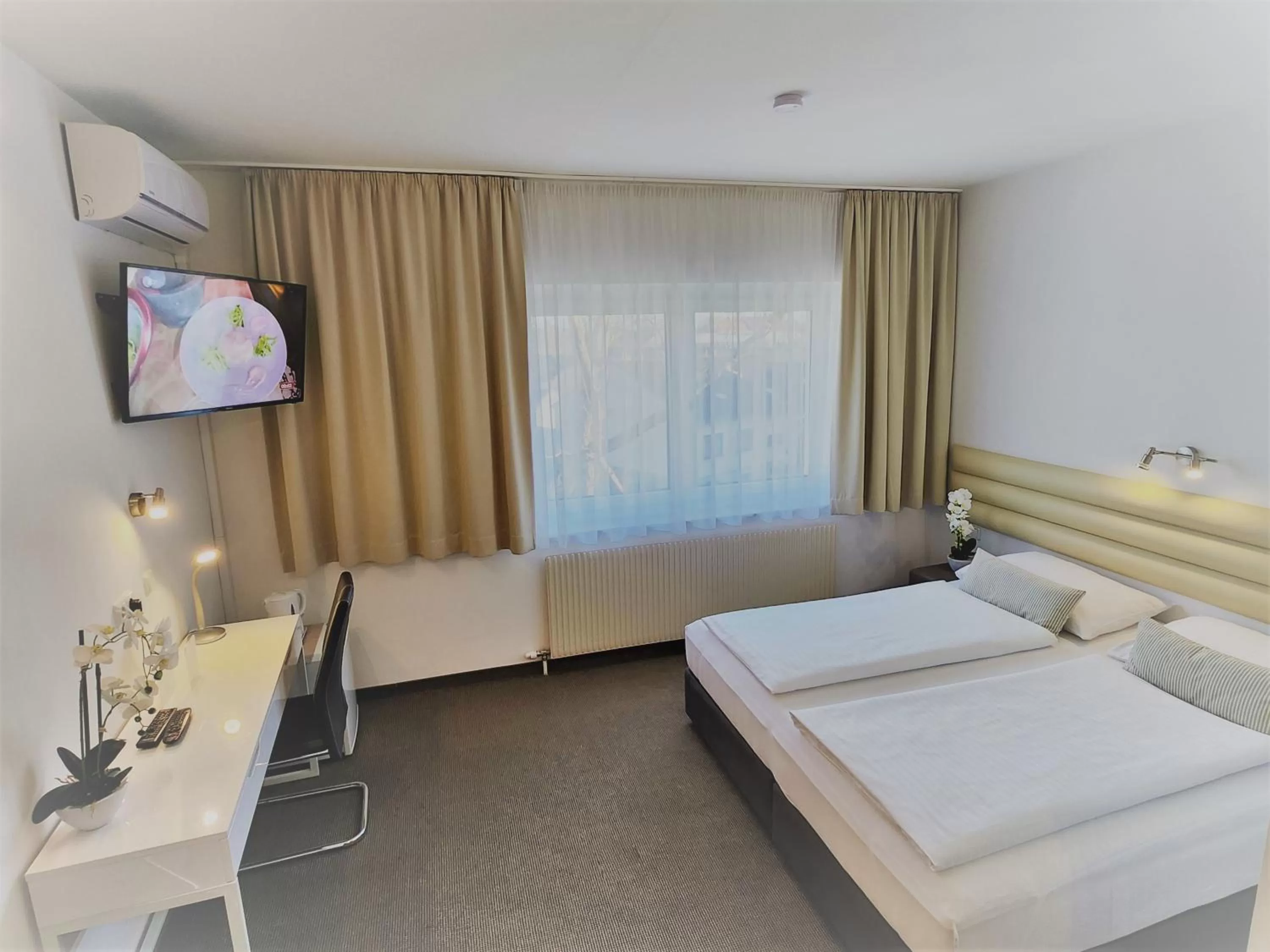 Bed in Hotel Michael