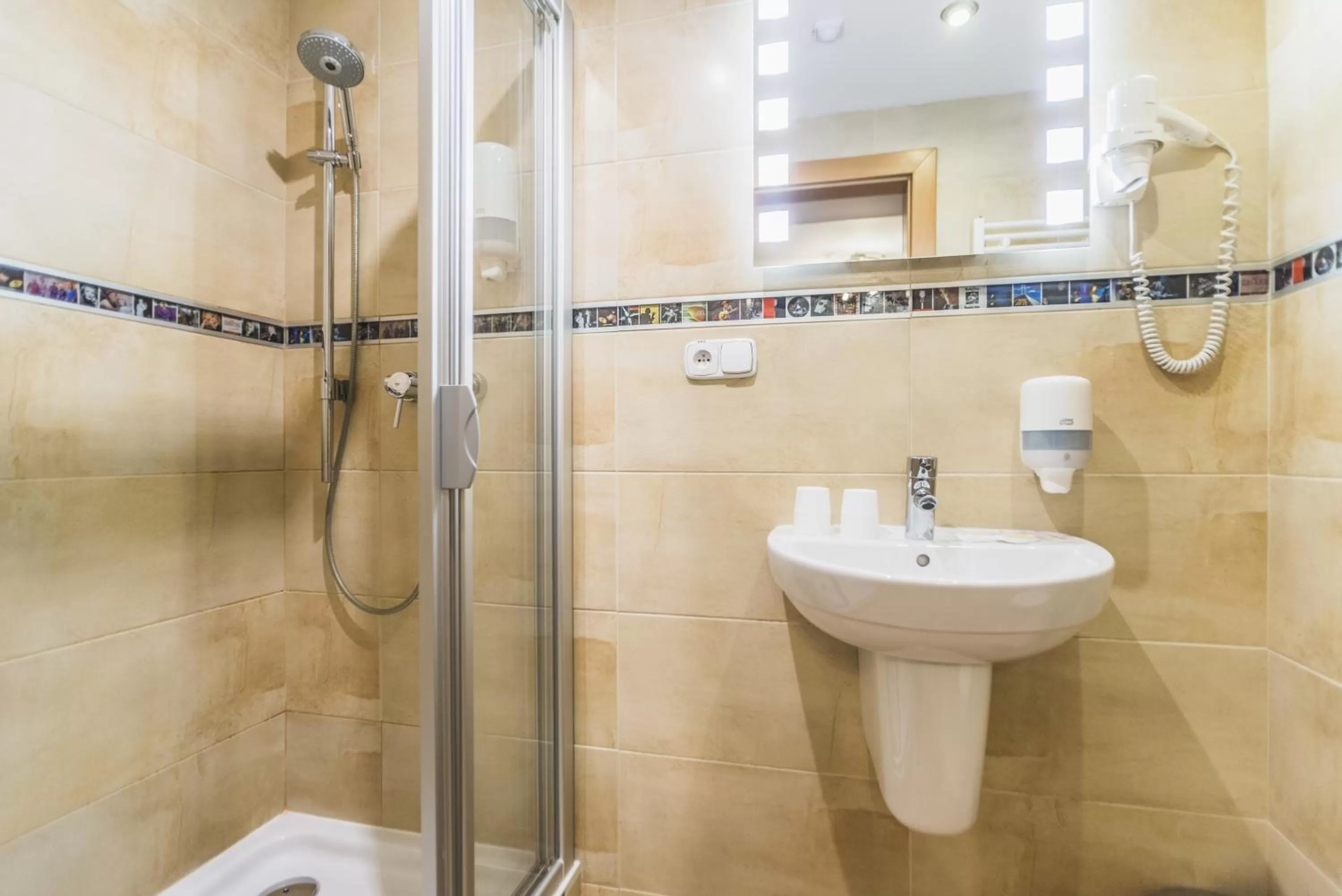 Shower in Hotel Muza