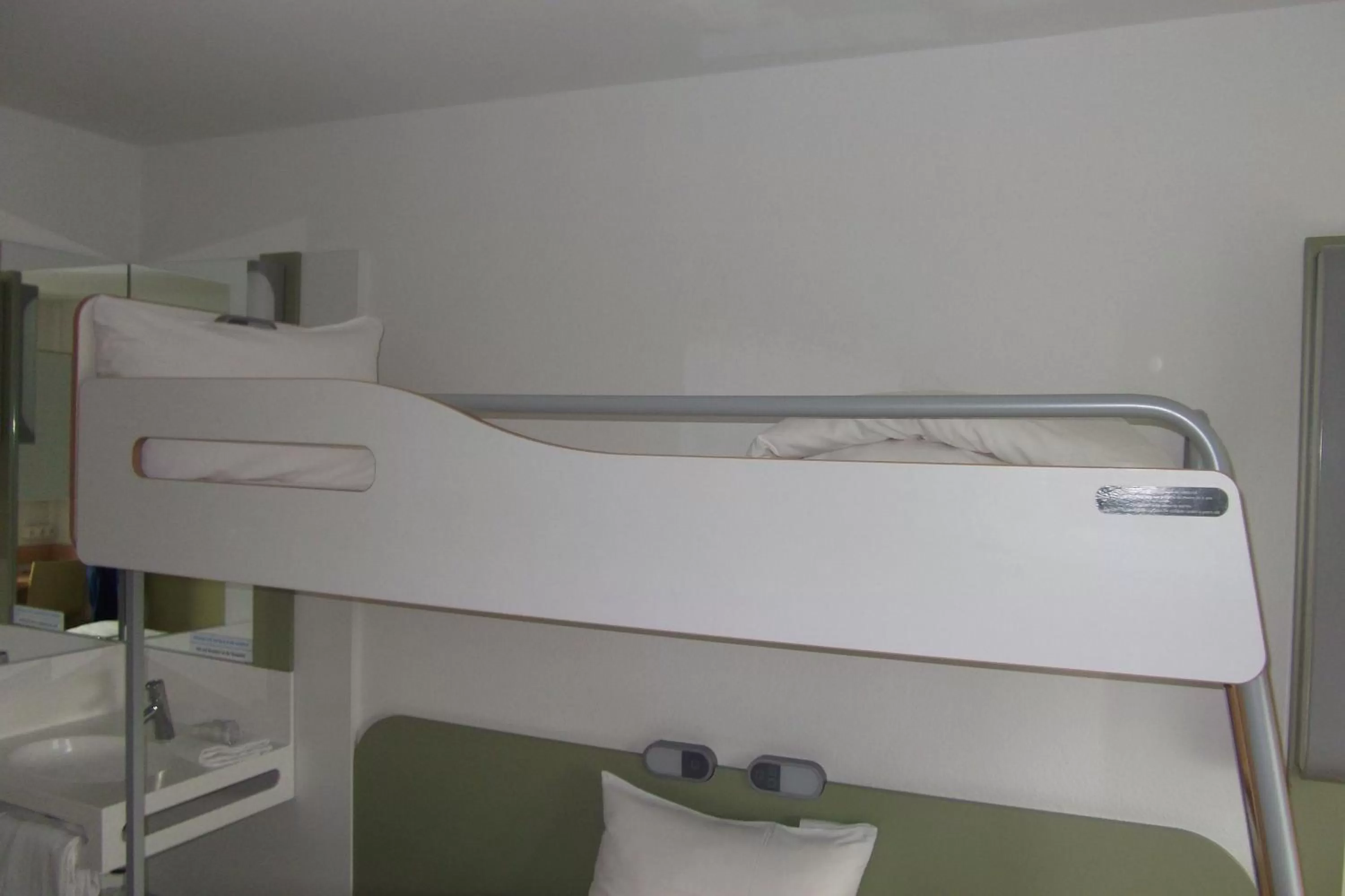 bunk bed, Bed in ibis budget Augsburg City