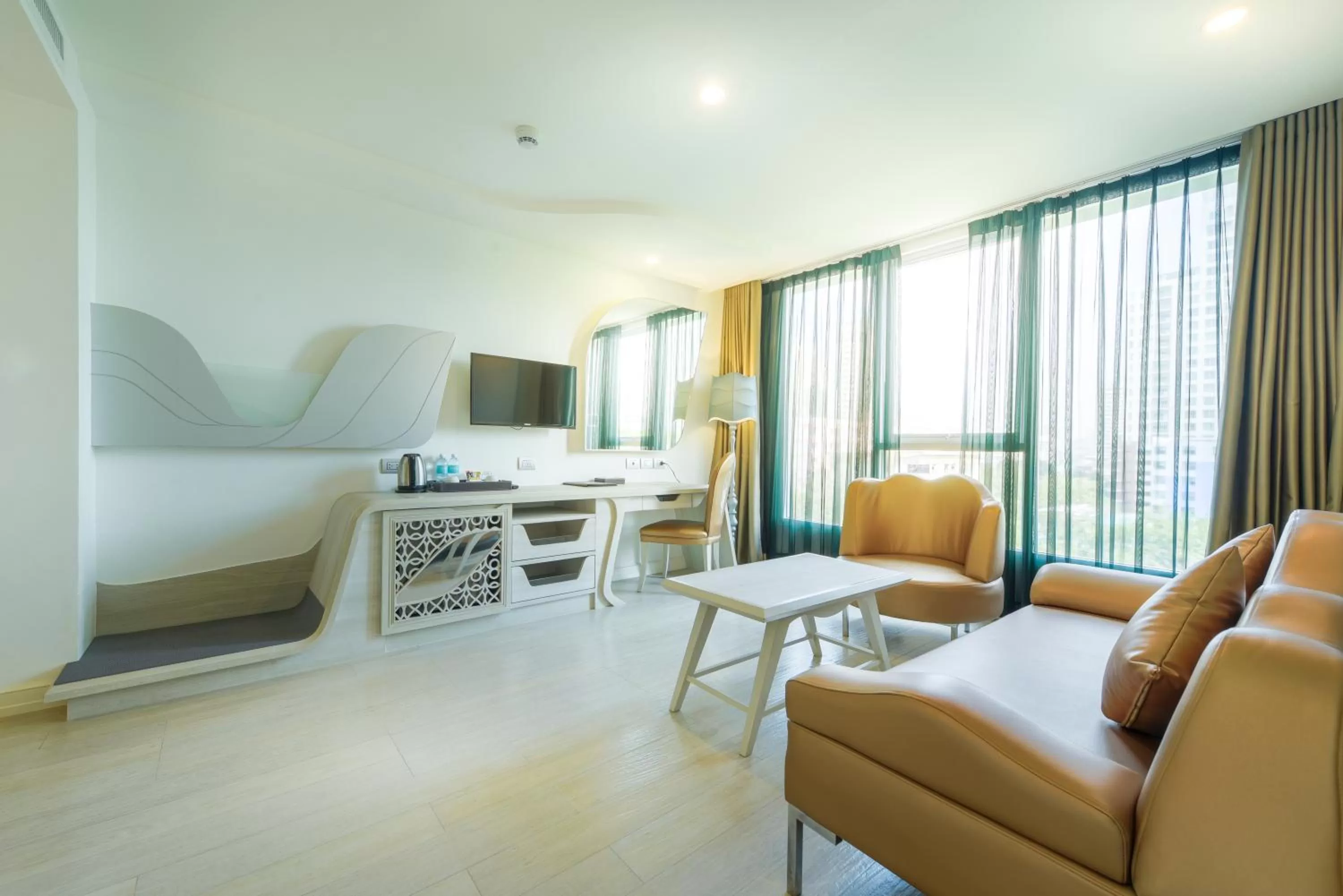 TV and multimedia in Le Tada Parkview Hotel