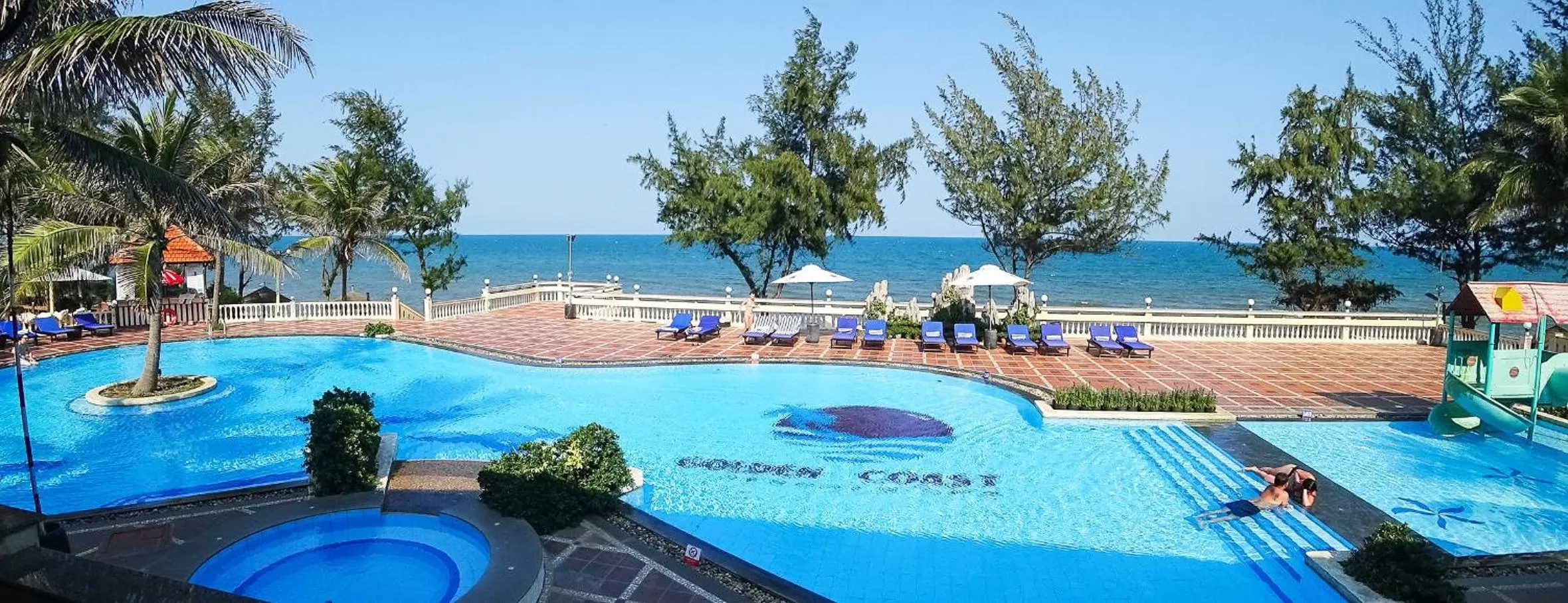 Swimming pool in Golden Coast Resort & Spa