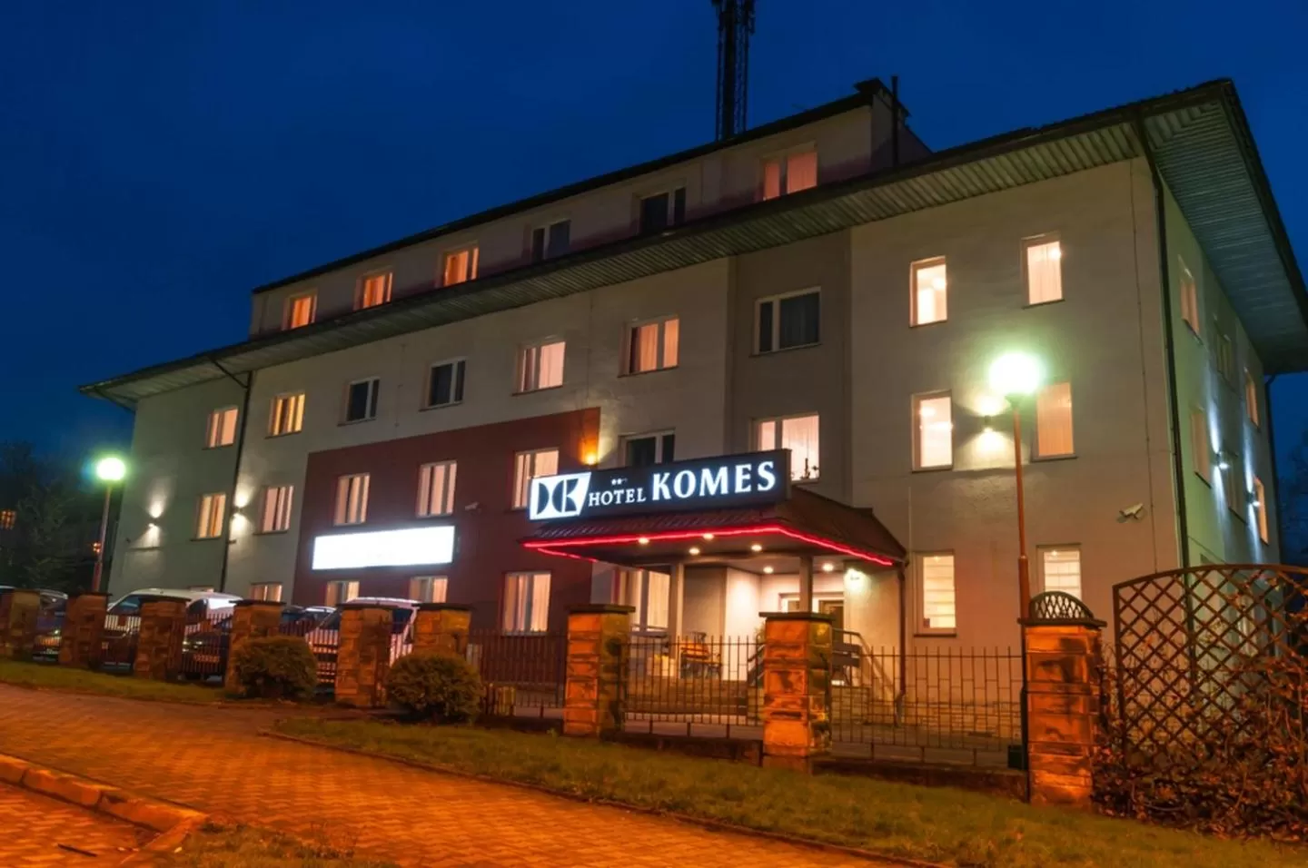Property building in Hotel Komes