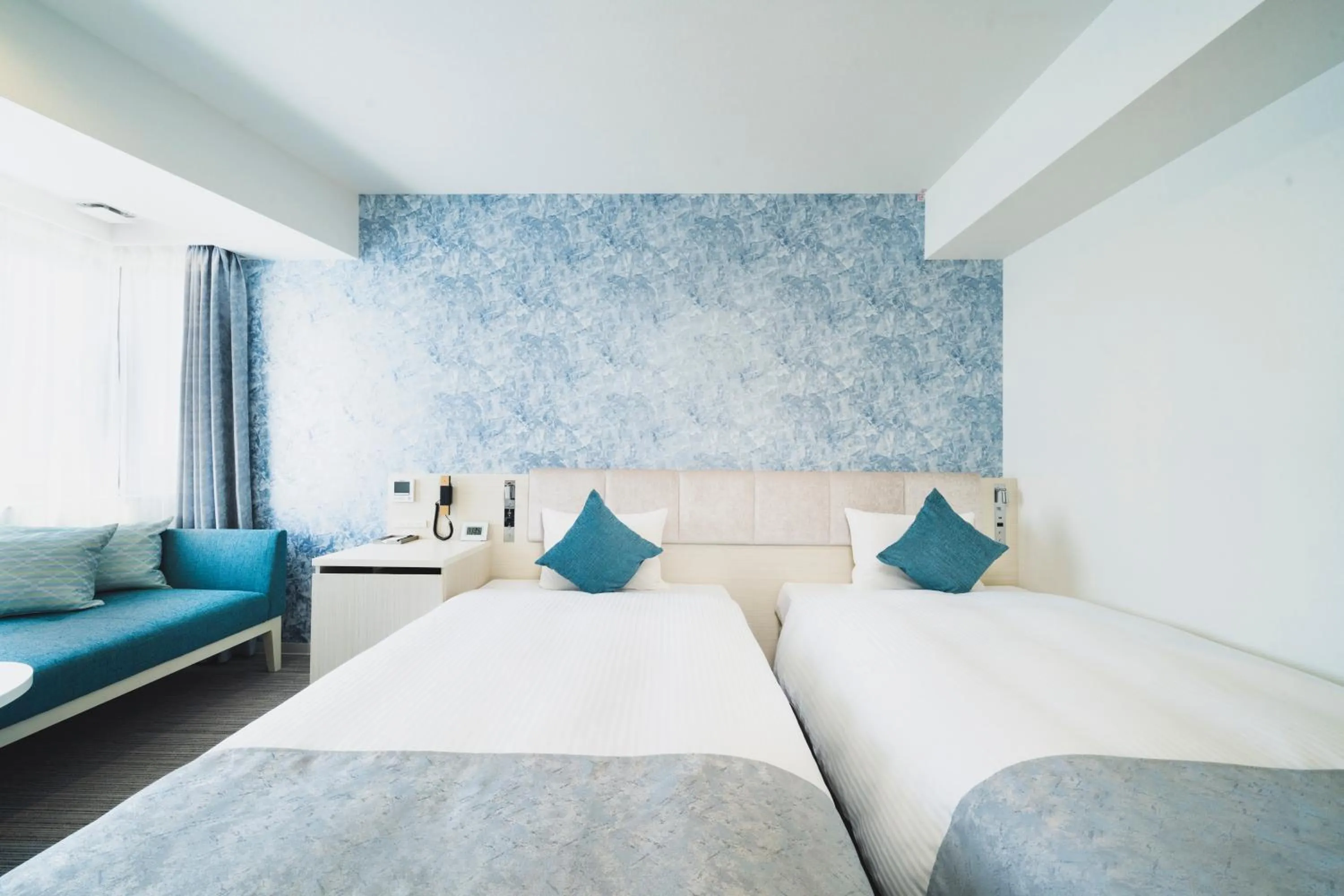 Bed in Rembrandt Style Naha