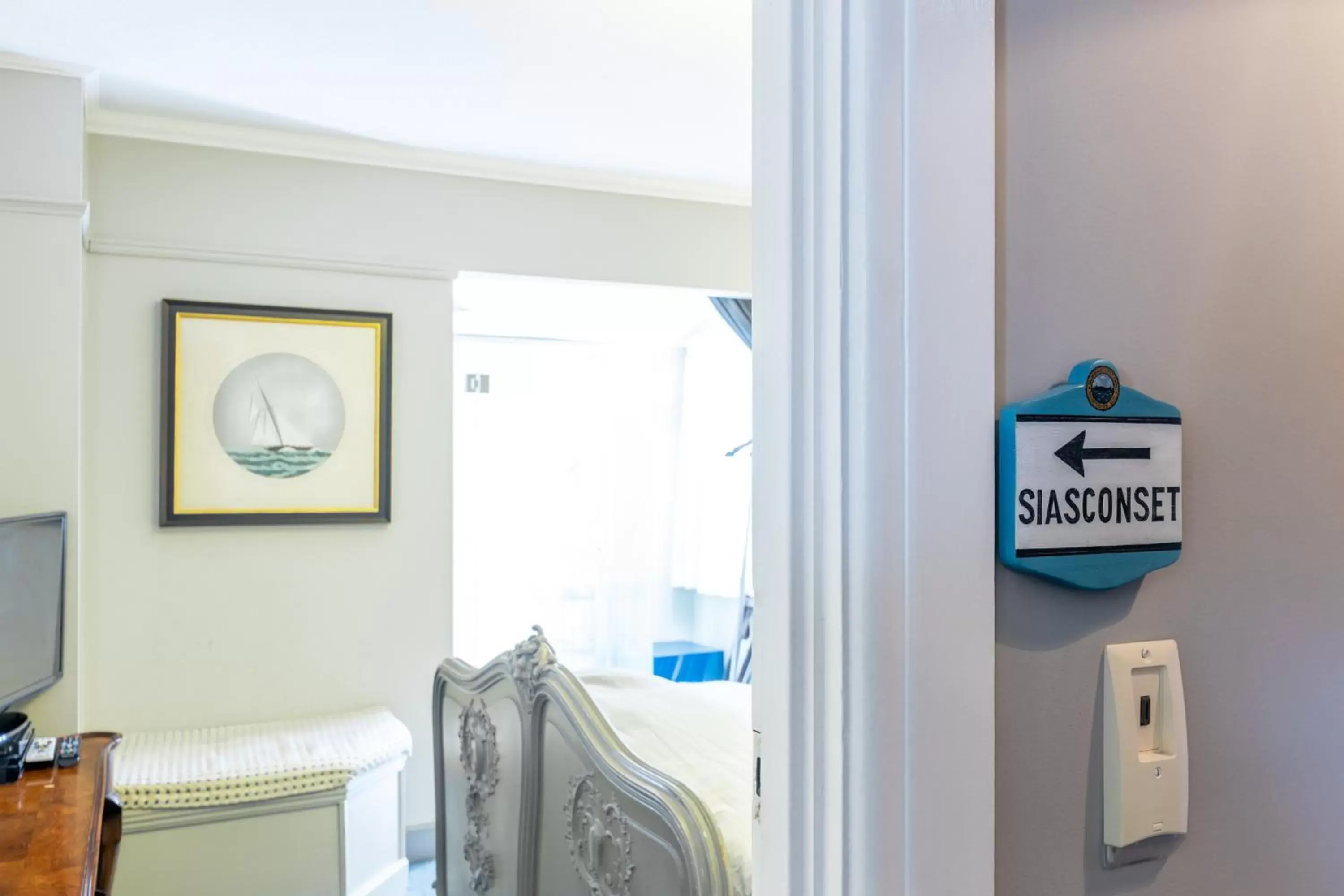 Siasconset in Nantucket Whale Inn, Half Moon Bay Siasconset in Nantucket Whale Inn, Half Moon Bay