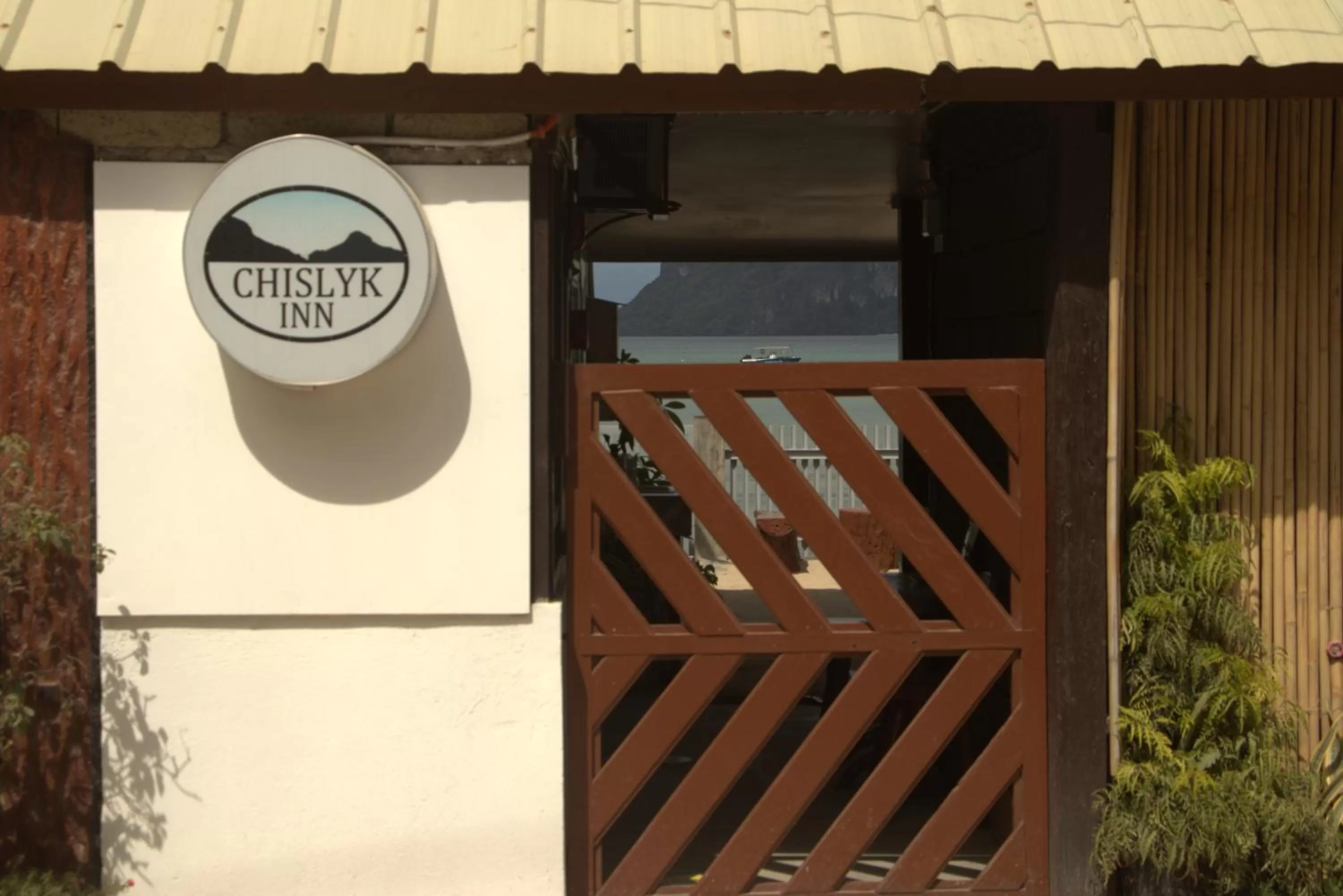 Facade/entrance in Chislyk Inn