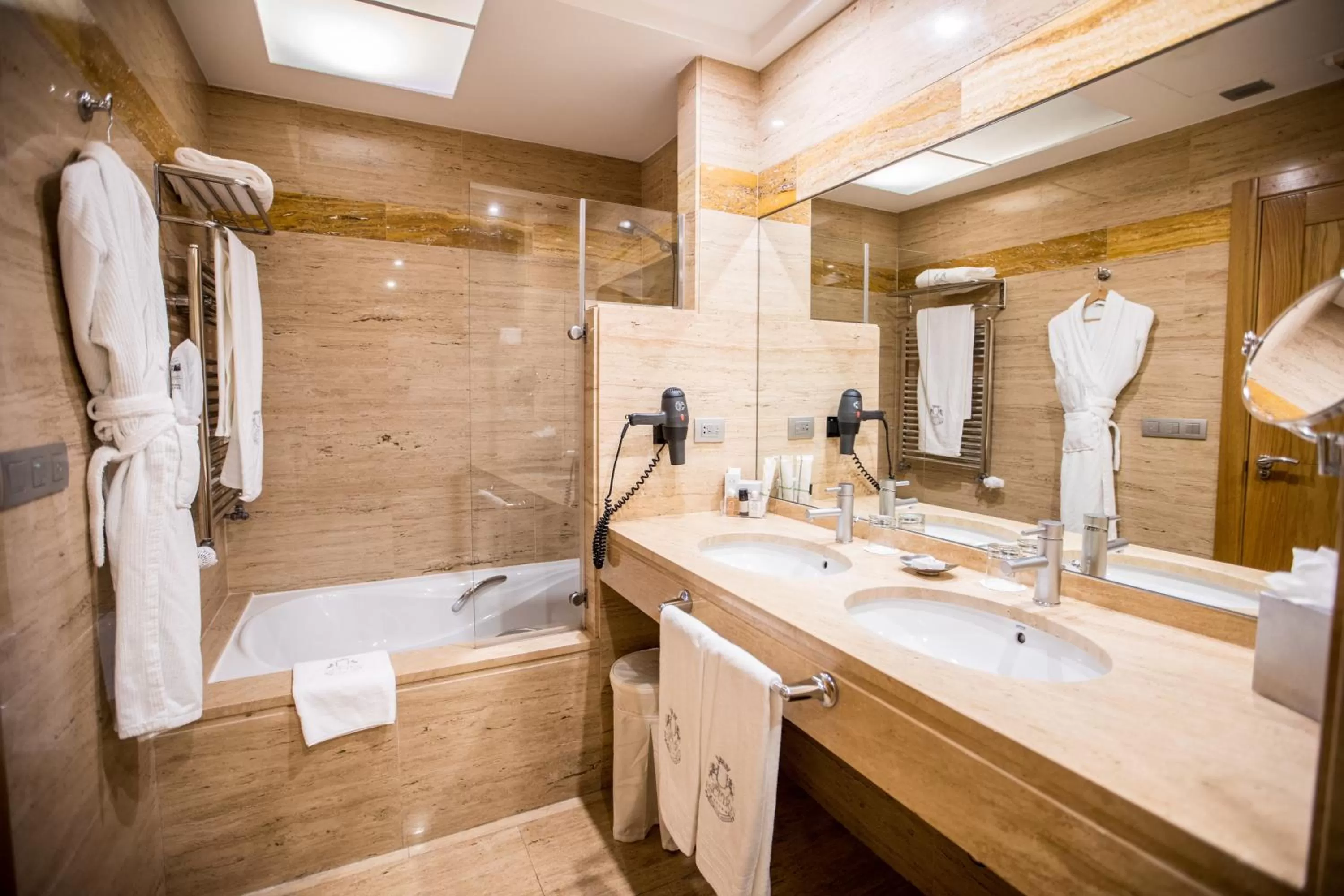 Bath in Pazo Los Escudos Hotel Spa & Resort