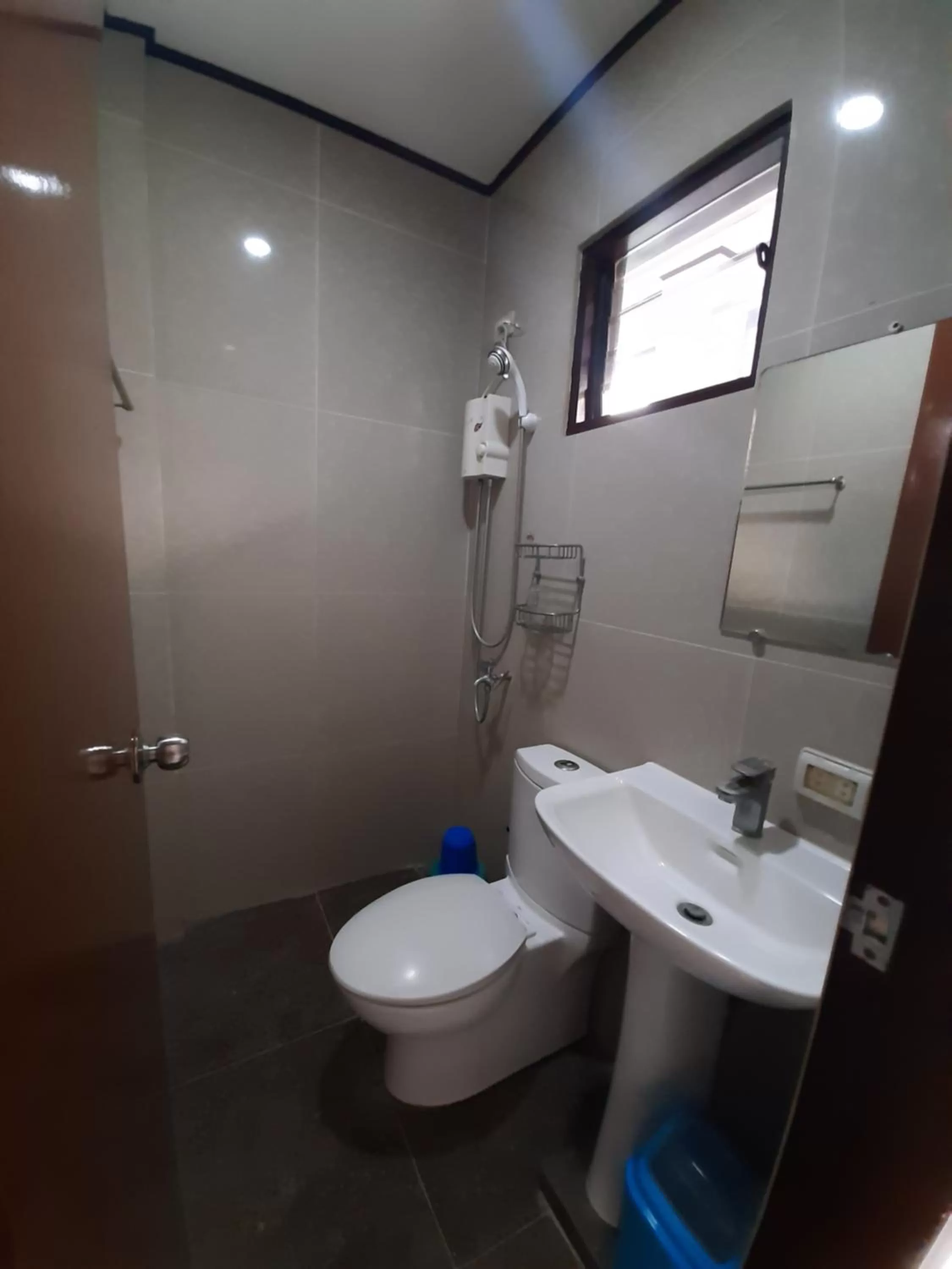 Bathroom in Devayn's Inn