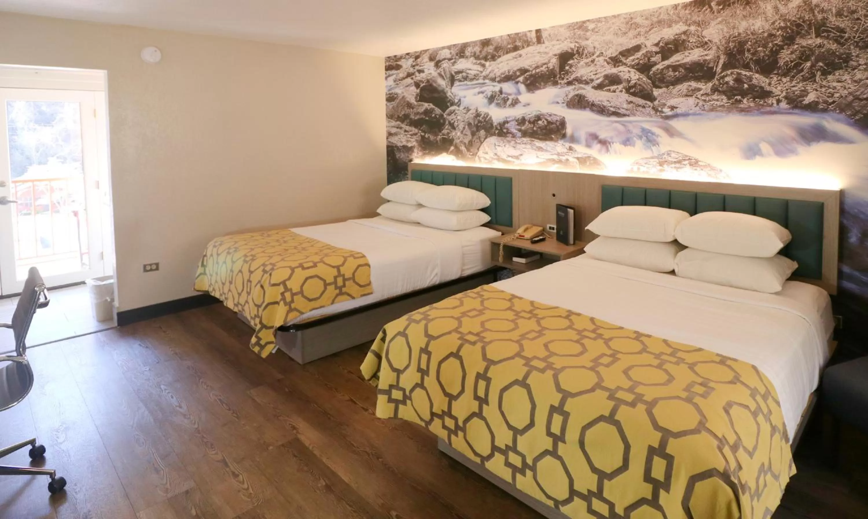 Photo of the whole room, Bed in Baymont by Wyndham Gatlinburg On The River