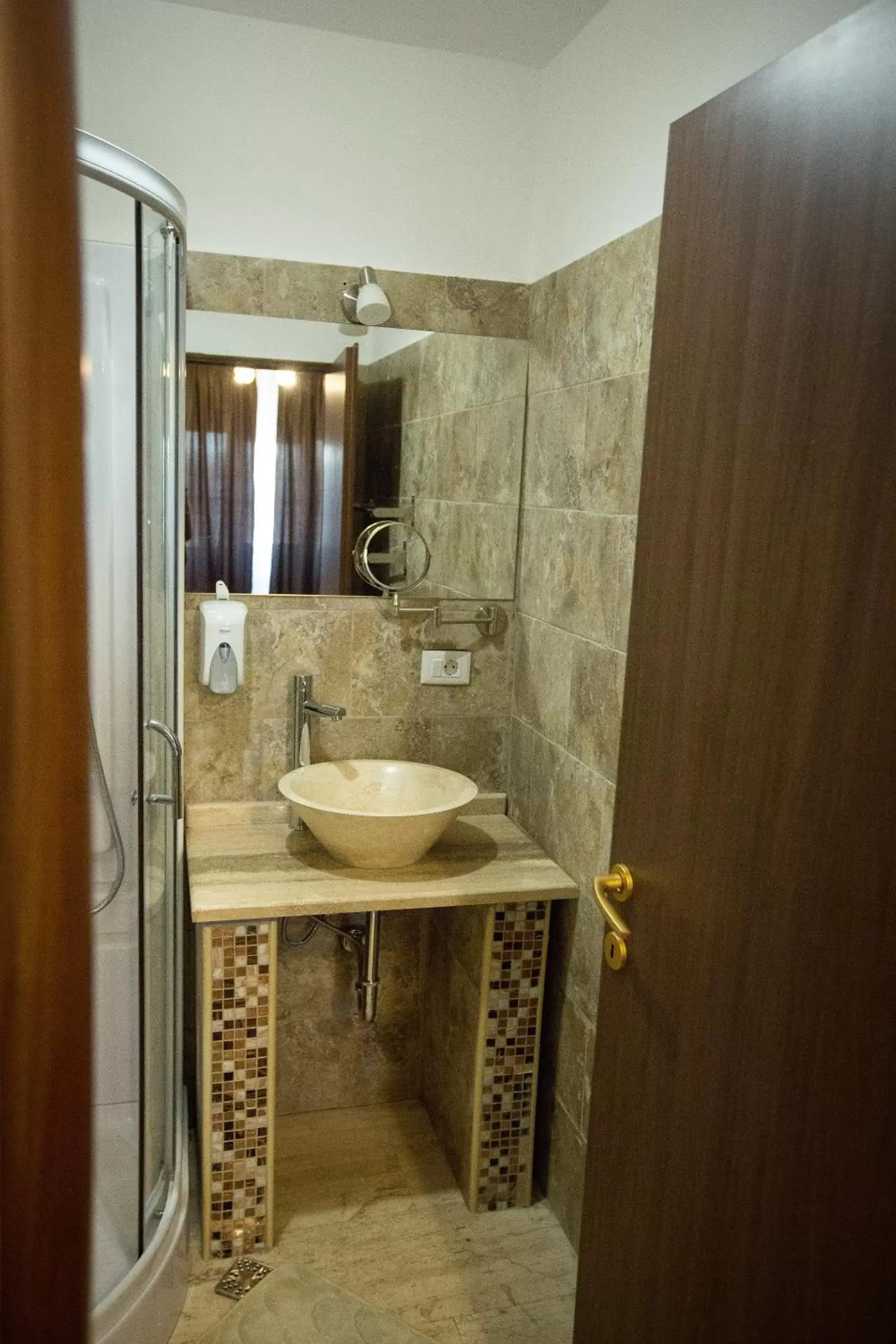 Deluxe Twin Room in MBI Travel Inn Deluxe Twin Room in MBI Travel Inn