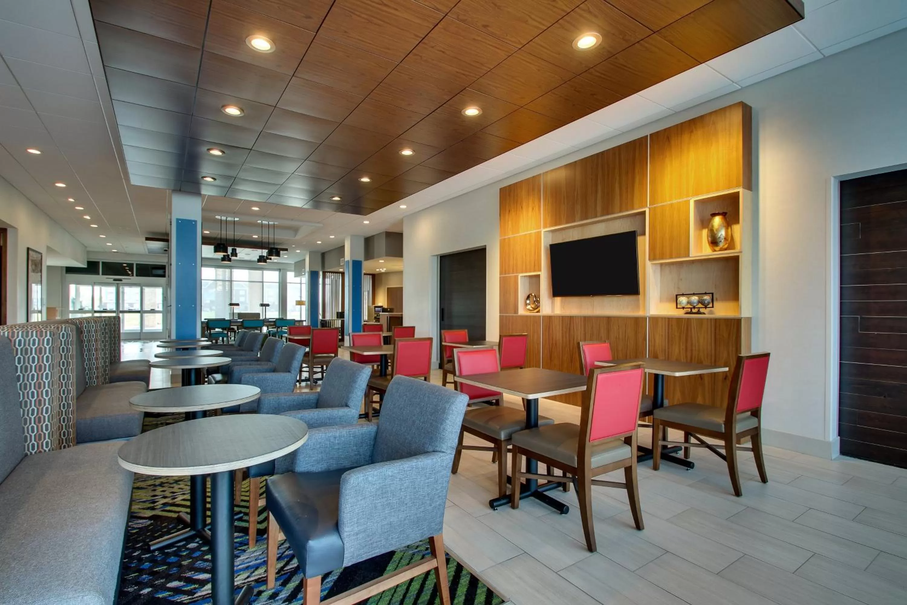 Breakfast in Holiday Inn Express & Suites Findlay North by IHG