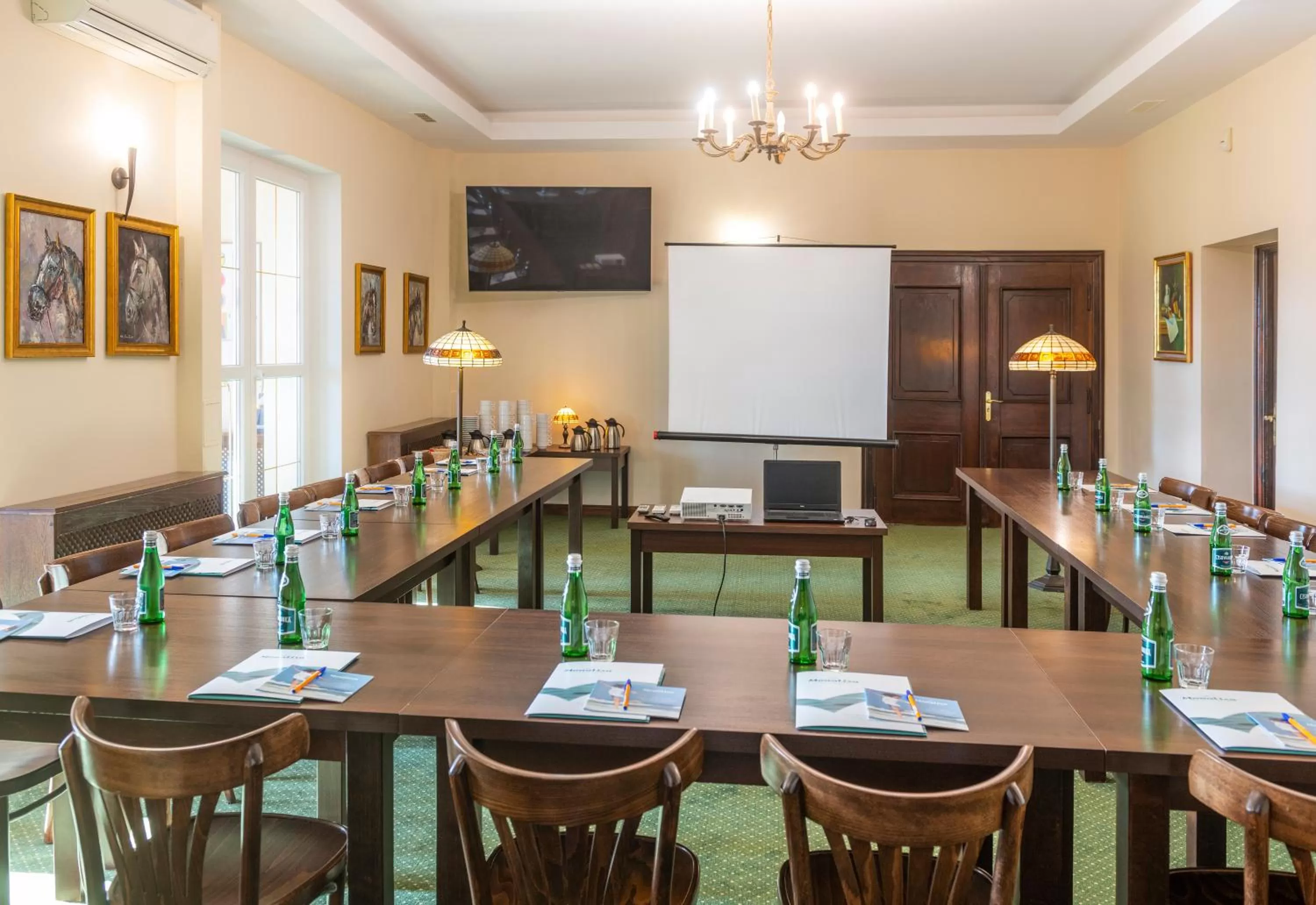 TV and multimedia in Hotel Mona Lisa Wellness & Spa