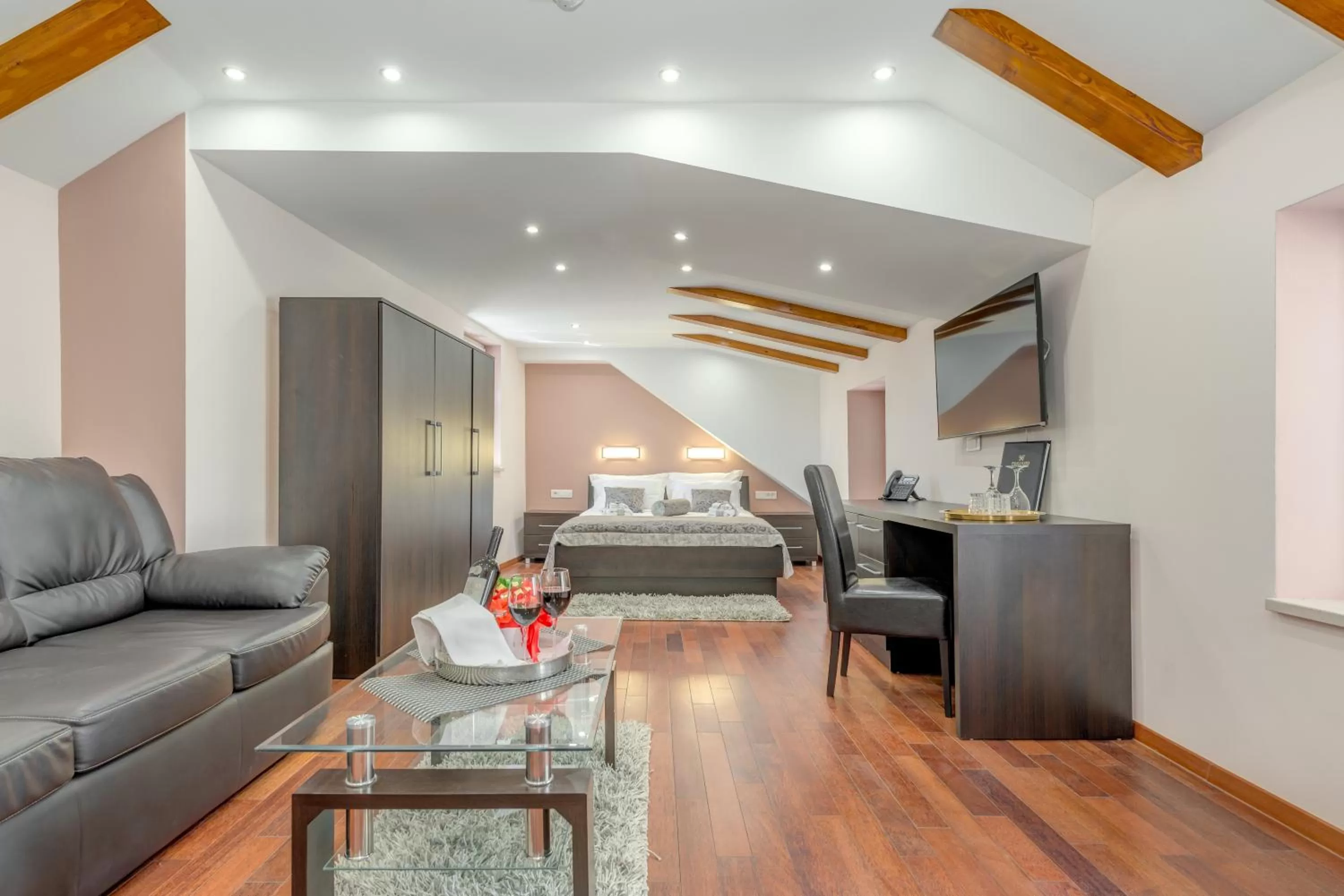 Bedroom, Bed in Palace Suites Heritage Hotel - Adults Only