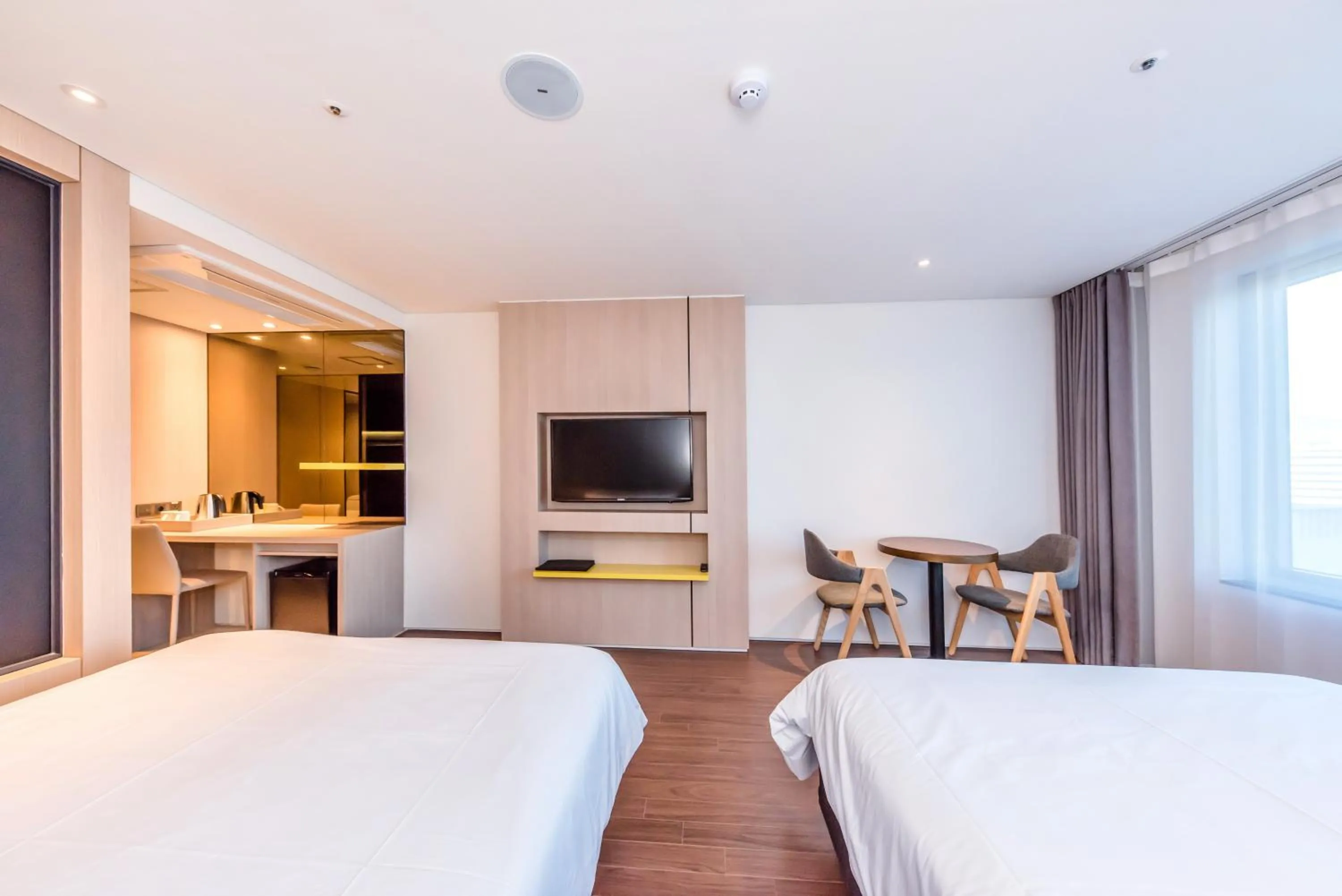 TV and multimedia, Bed in The First70 Hotel