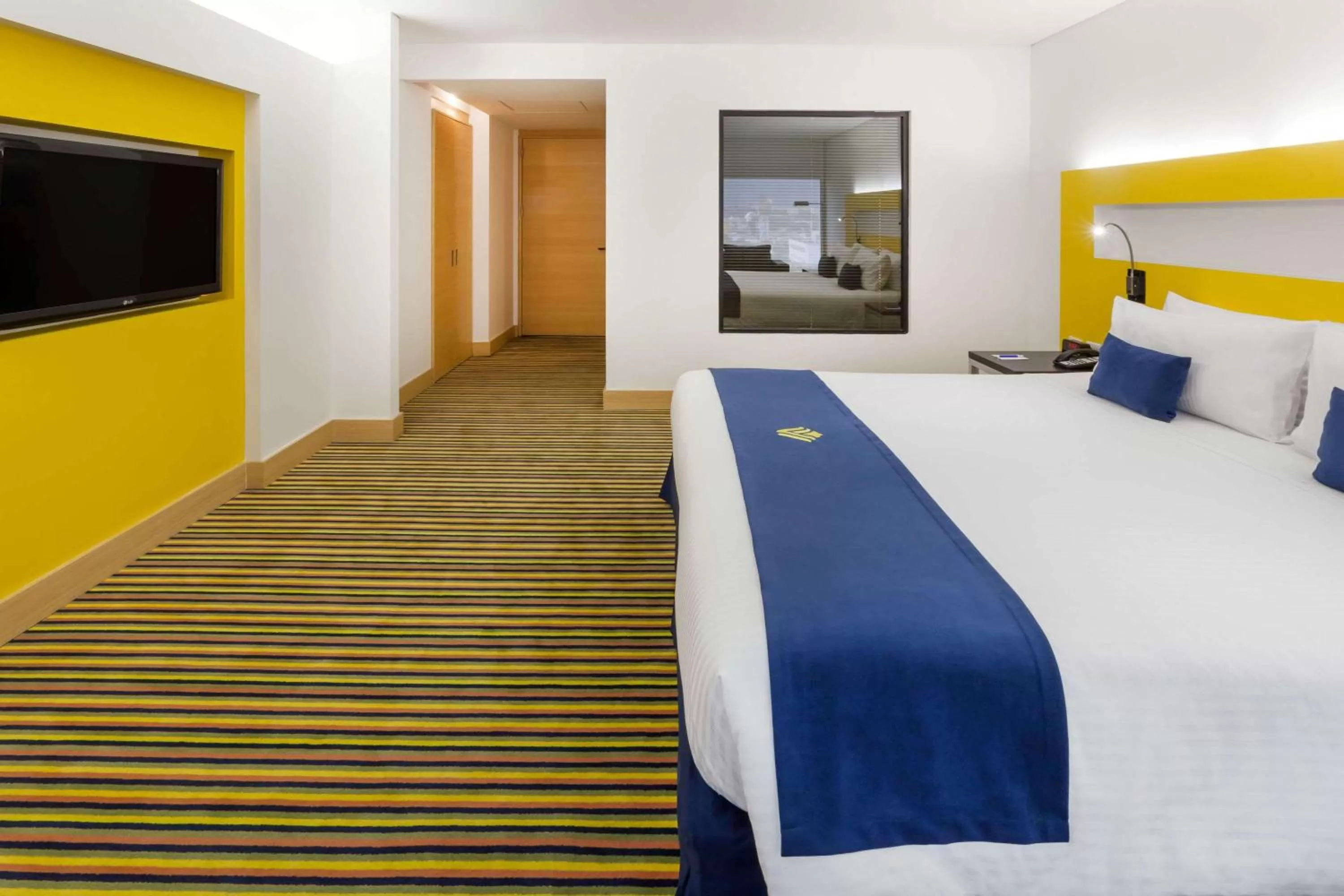 Photo of the whole room, Bed in Wyndham Bogota