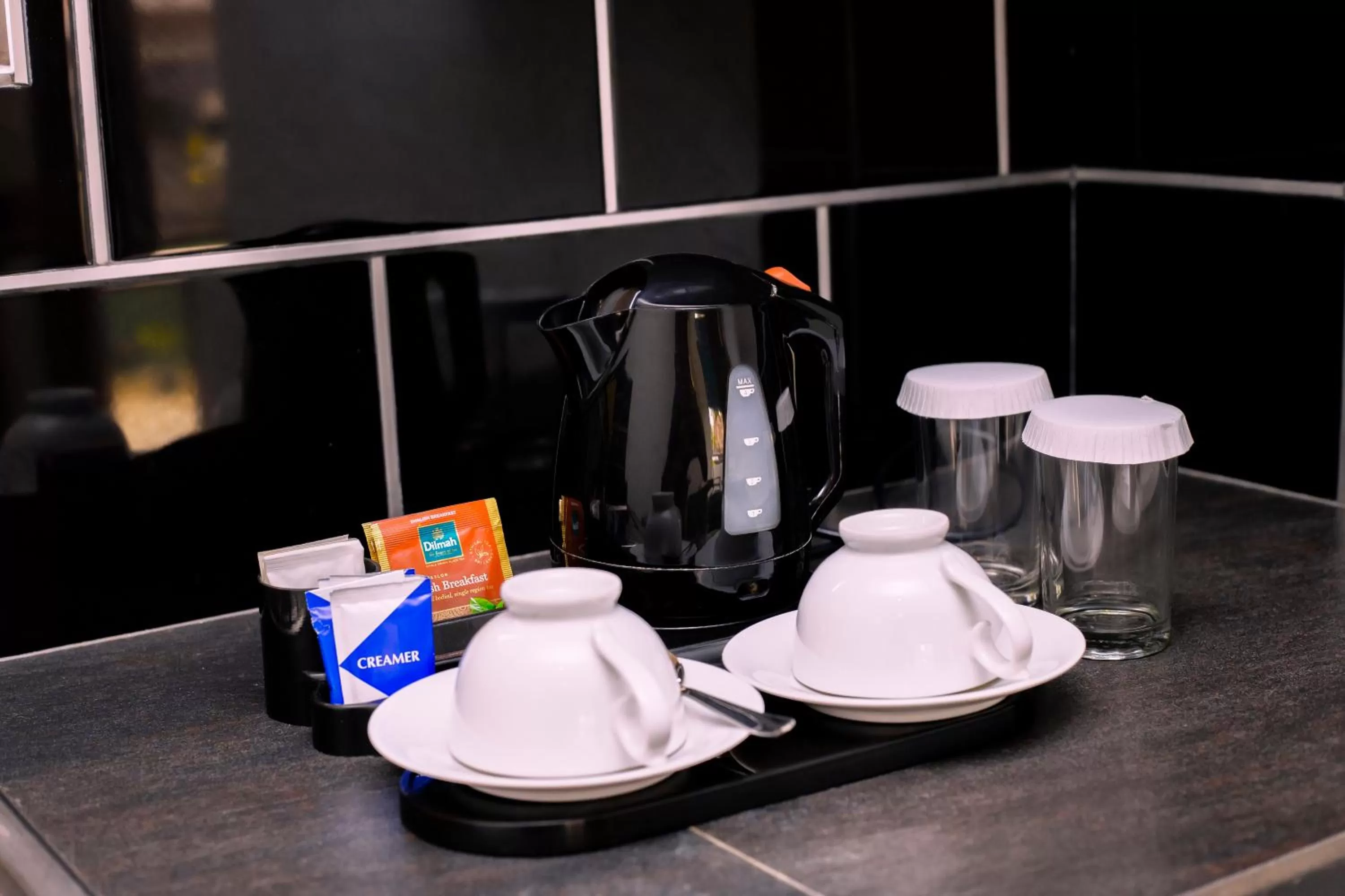 Coffee/tea facilities in St.Lachlan Hotel & Suites