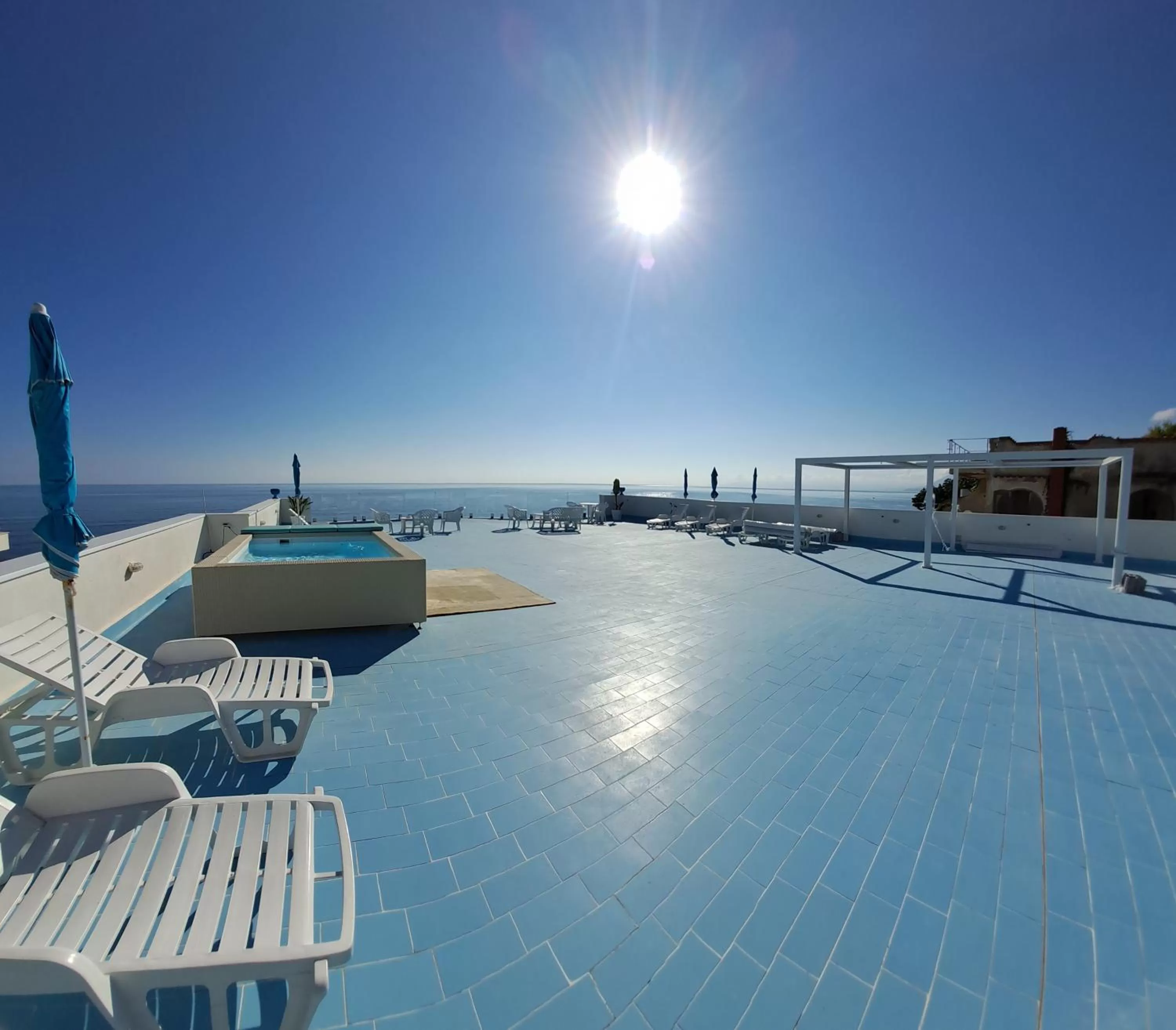 Swimming Pool in La Luna sul Mare - Relax & Sea