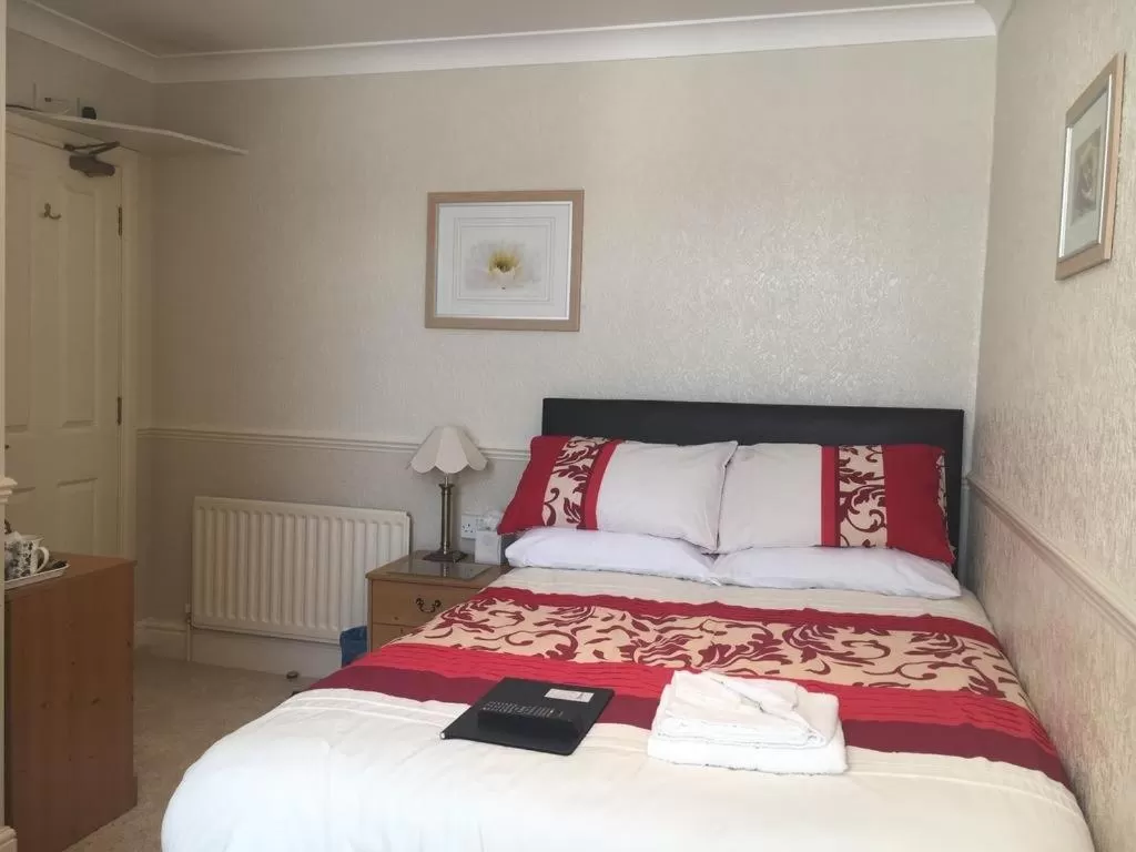 Bedroom, Bed in Seagull Hotel