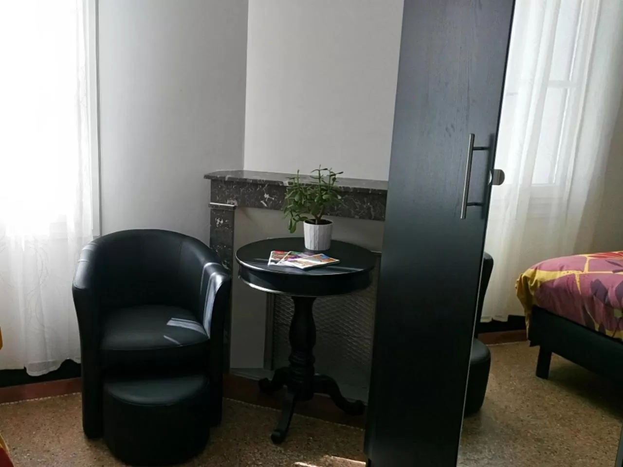 Seating area, Bed in Le Clos Chez Michel