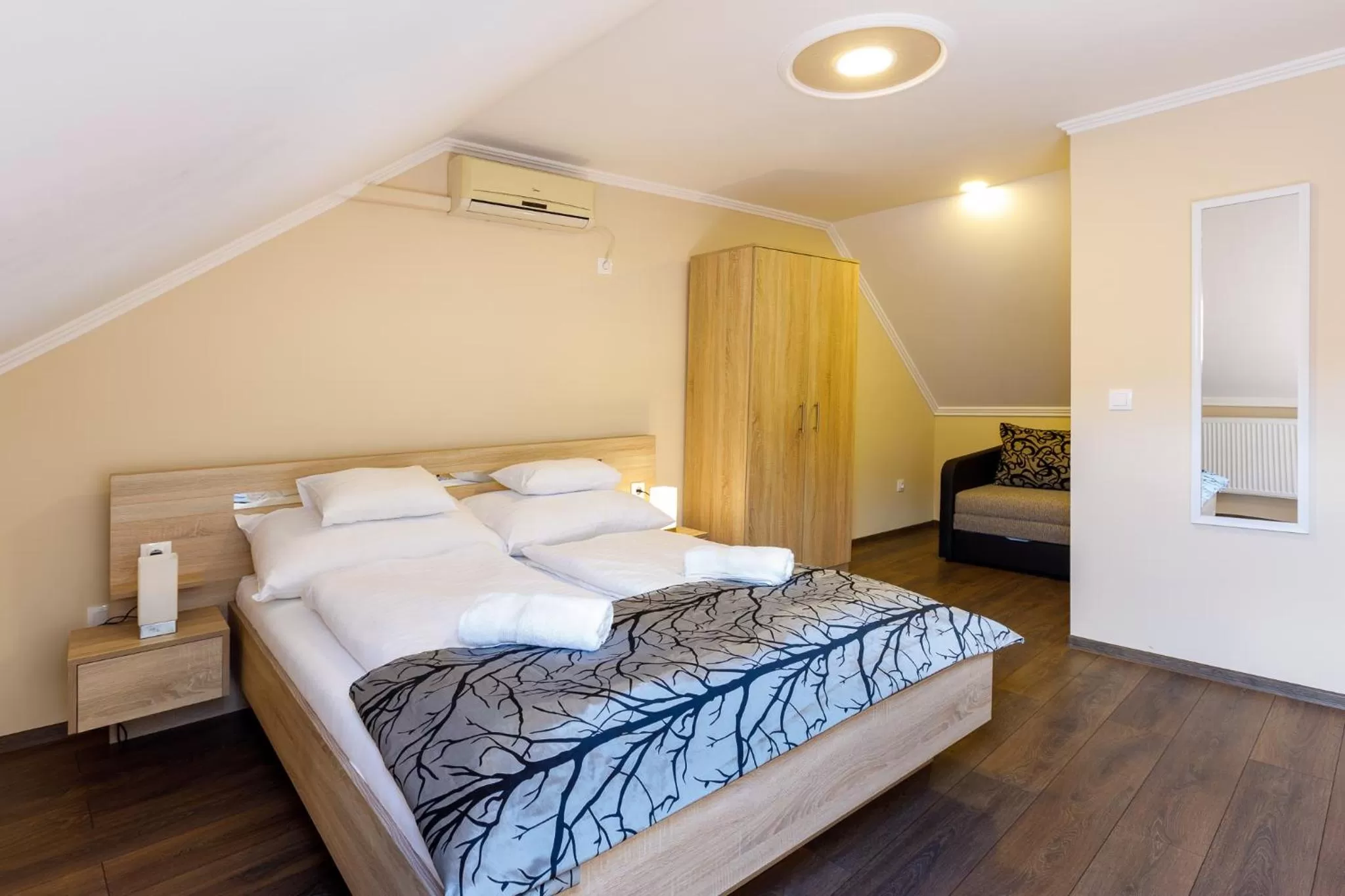 Bed in Central Panzió Gyula