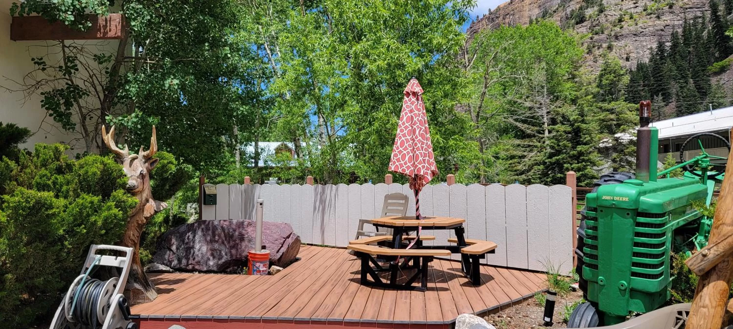 Property building in Hot Springs Inn