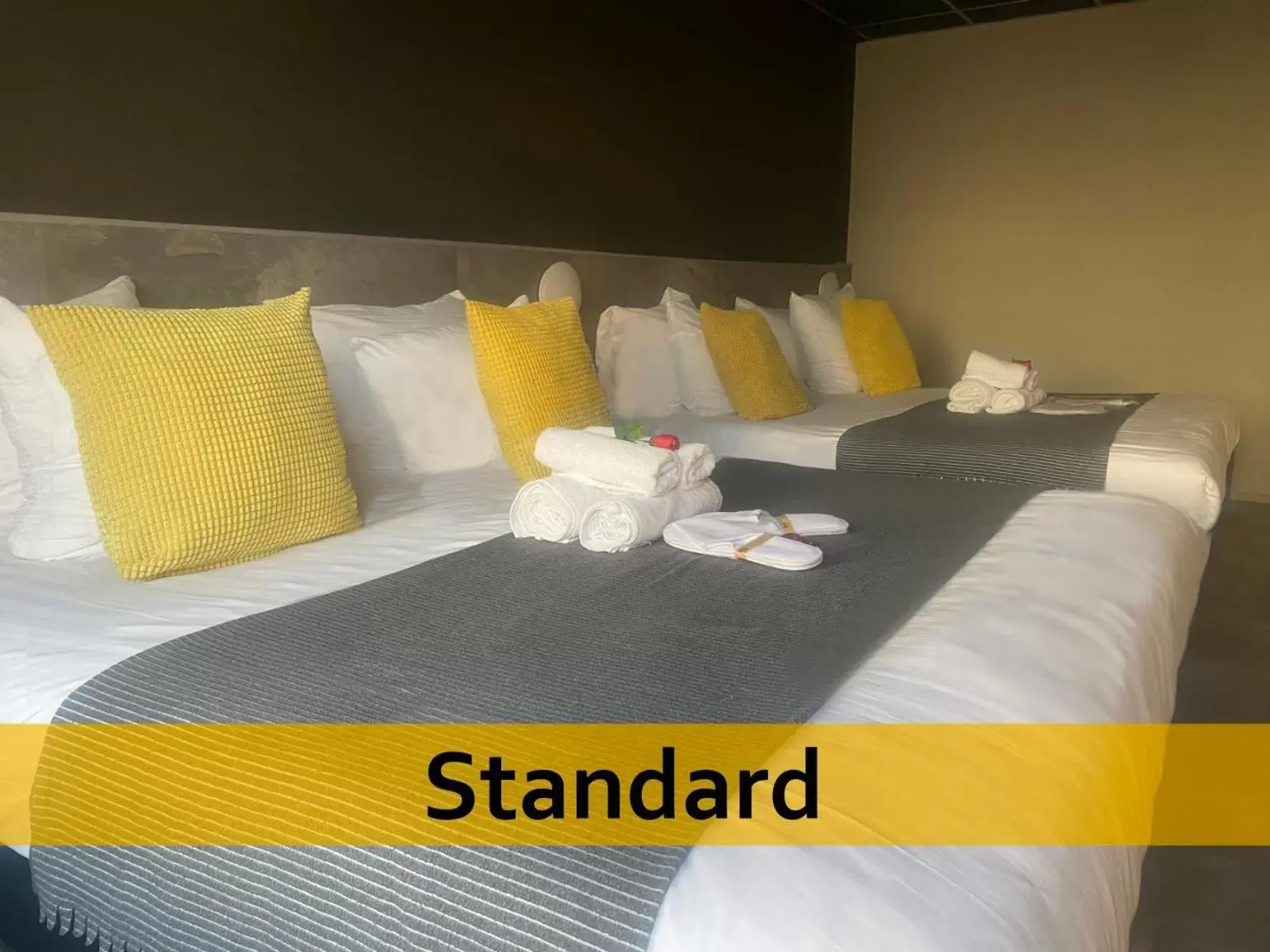 Standard Family Room in Grand Hotel Central Standard Family Room in Grand Hotel Central