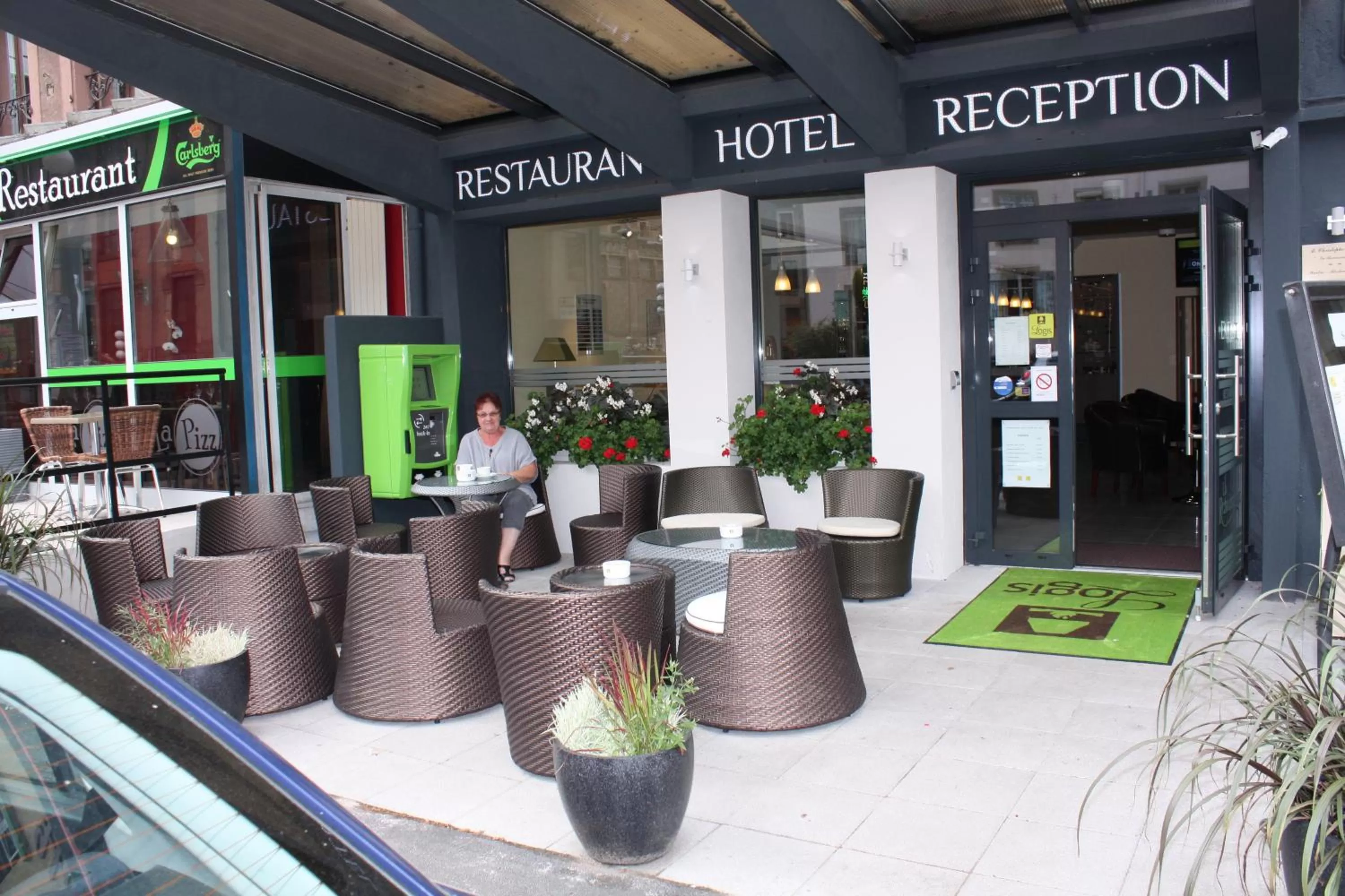 Facade/entrance in Logis Hôtel- Restaurant La Renaissance