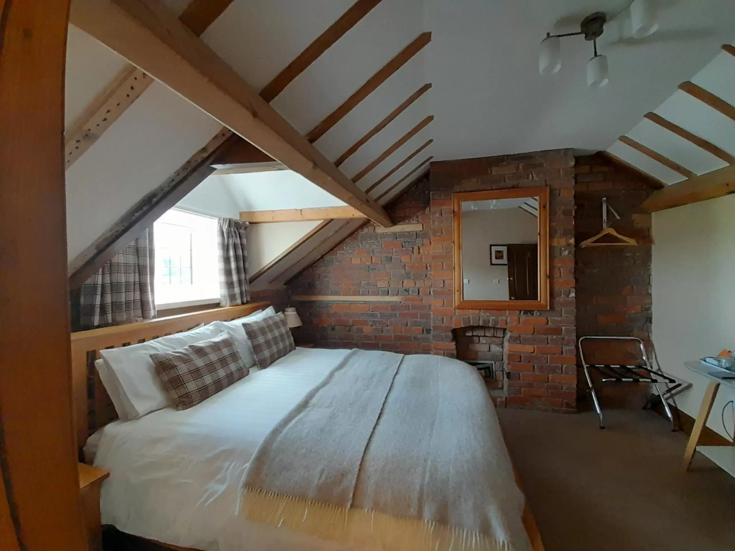 Deluxe King Room in The Dolfor Inn Deluxe King Room in The Dolfor Inn