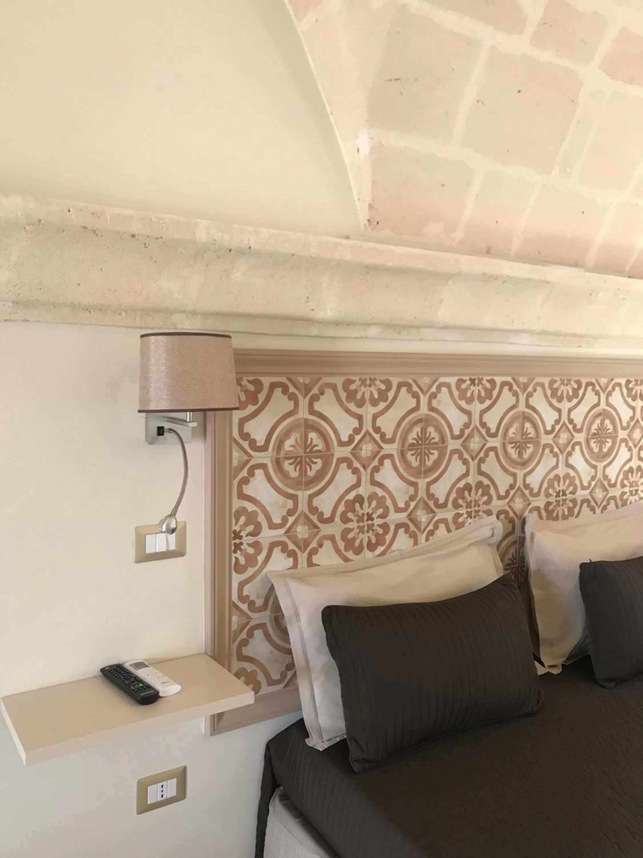 Decorative detail in Sine Tempore B&B