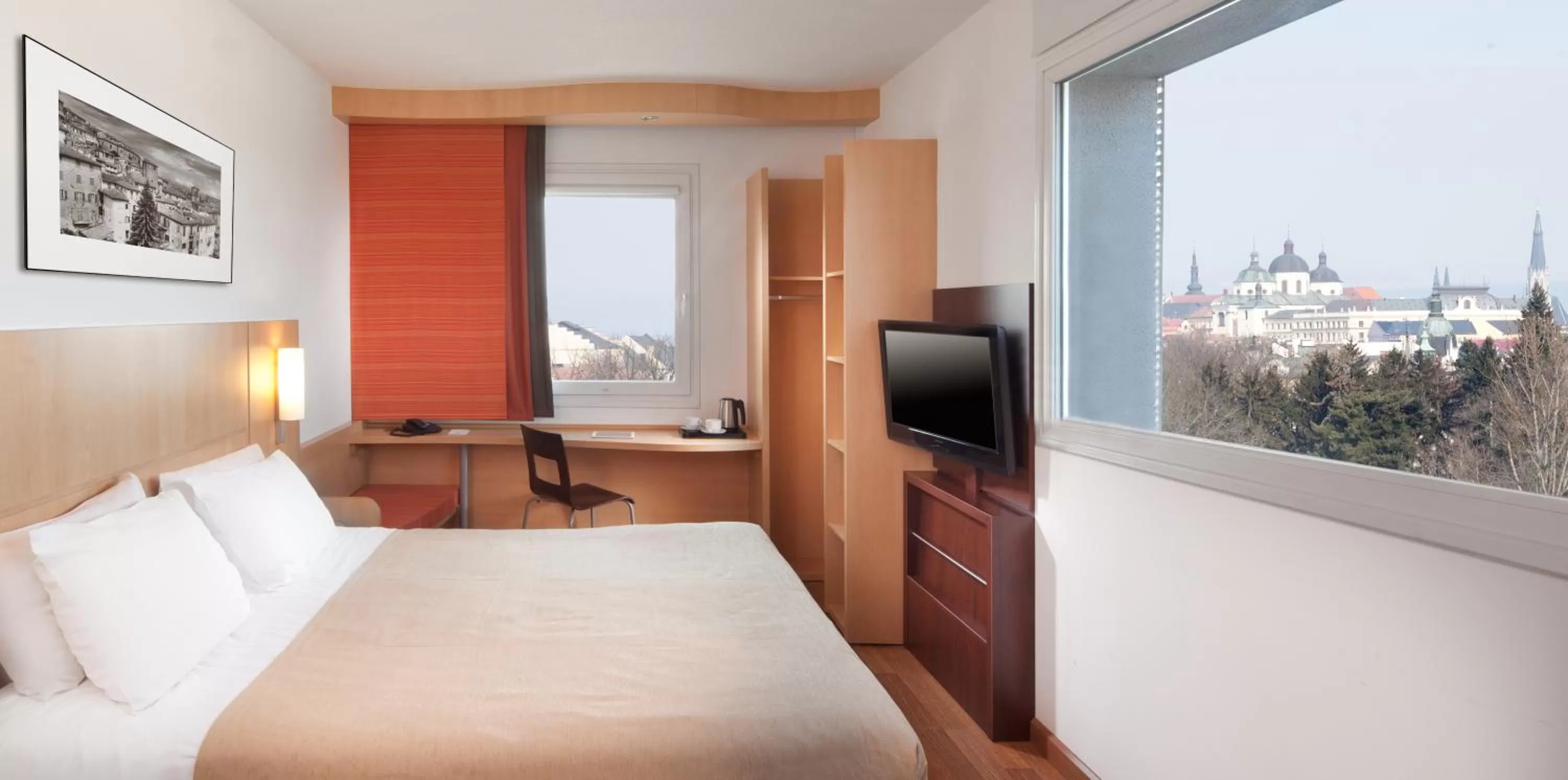 Bedroom, Bed in Comfort Hotel Olomouc Centre