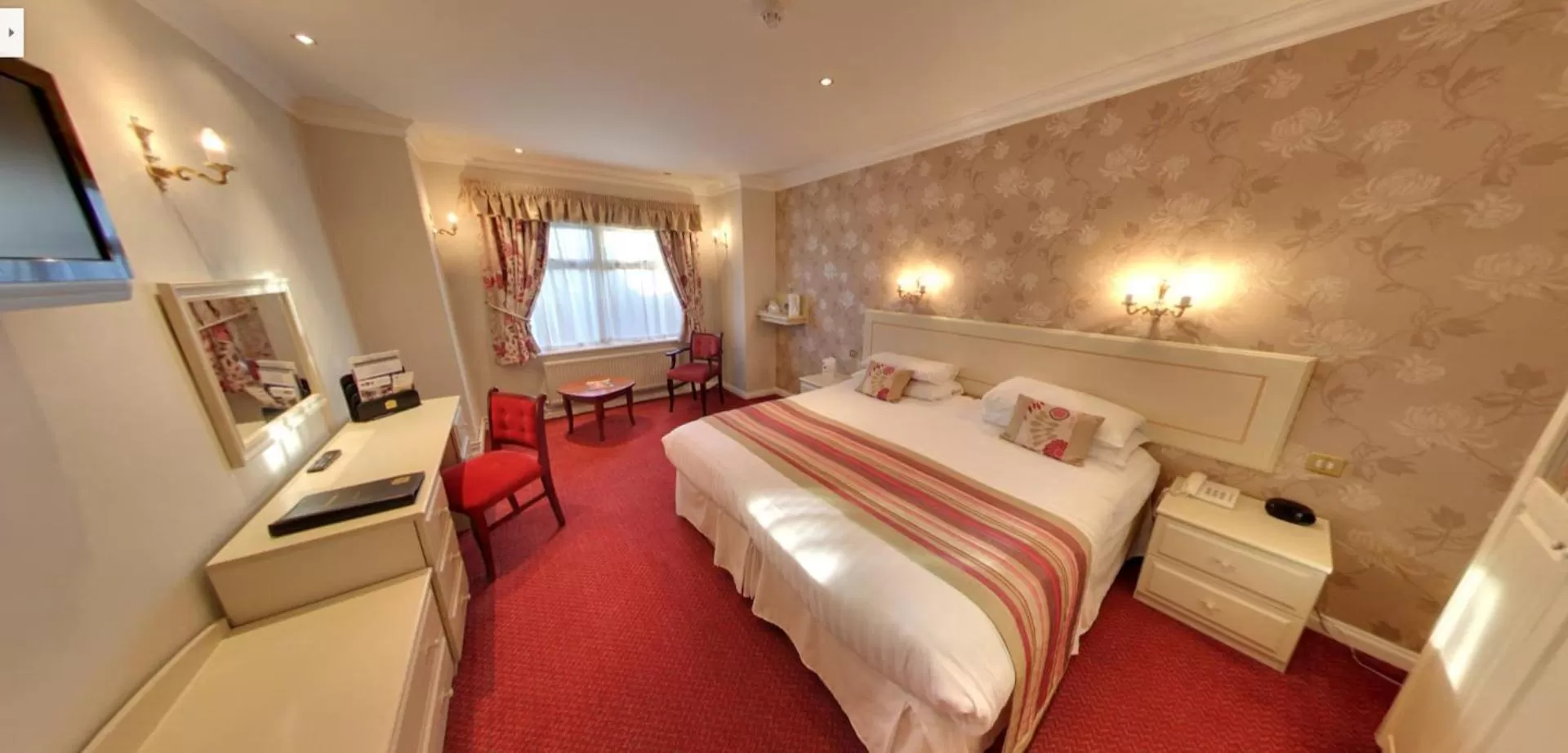 Deluxe Double or Twin Room in Consort Hotel