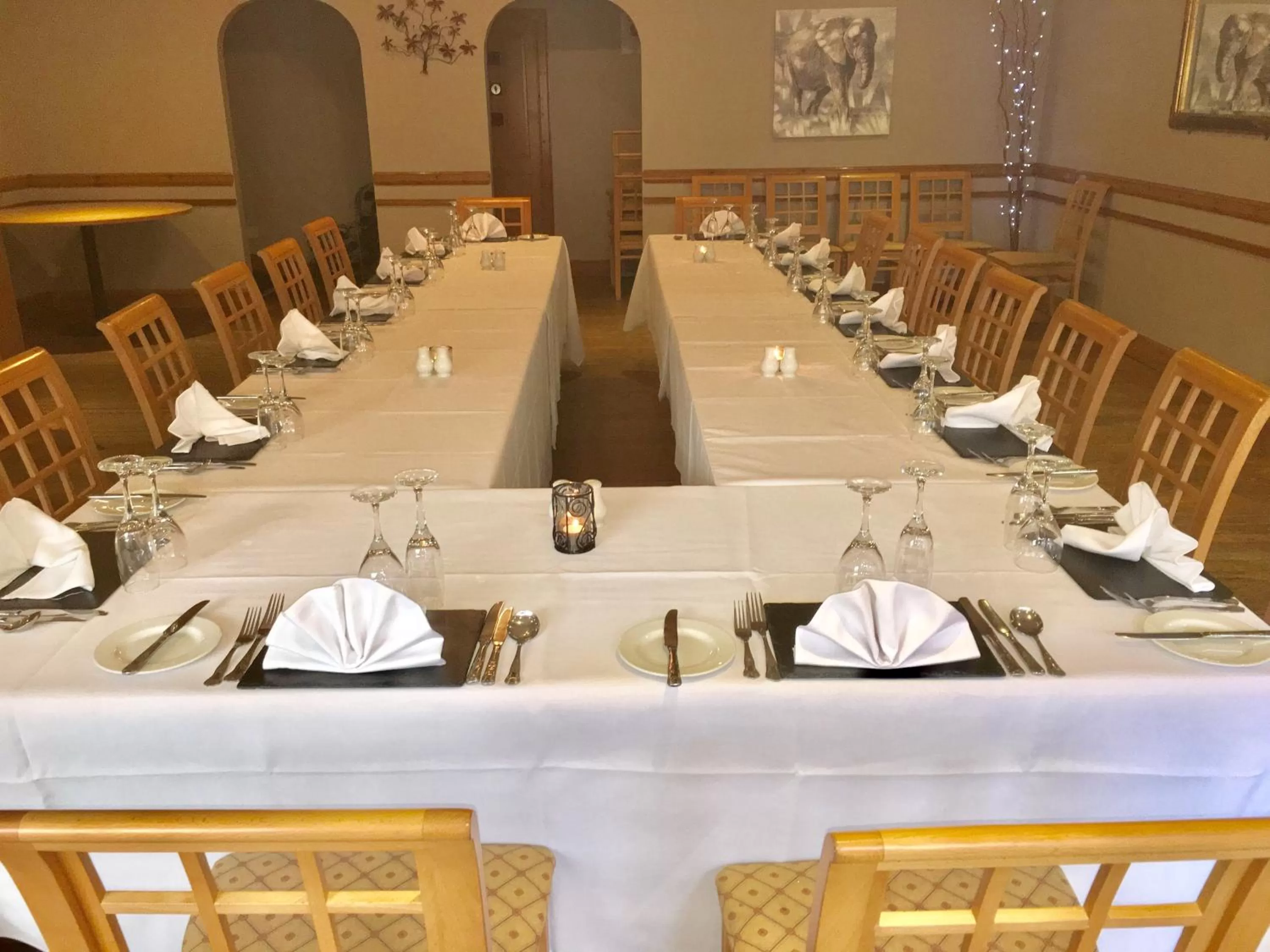 Restaurant/places to eat in The George Hotel