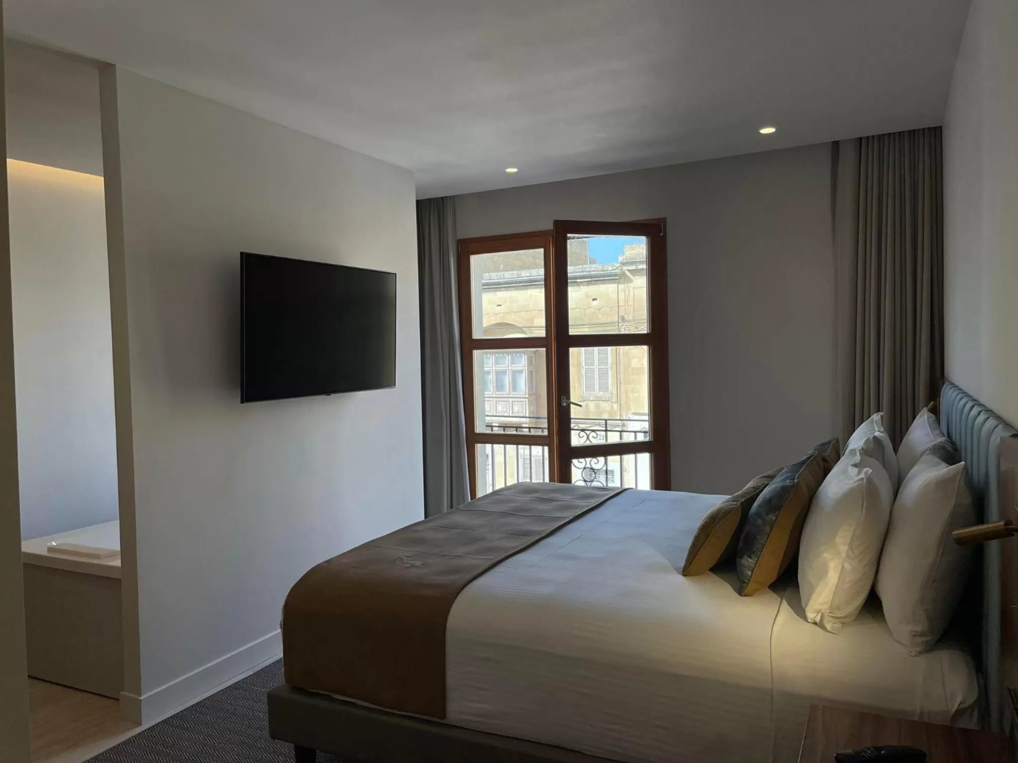 Bed in The Duke Boutique Hotel