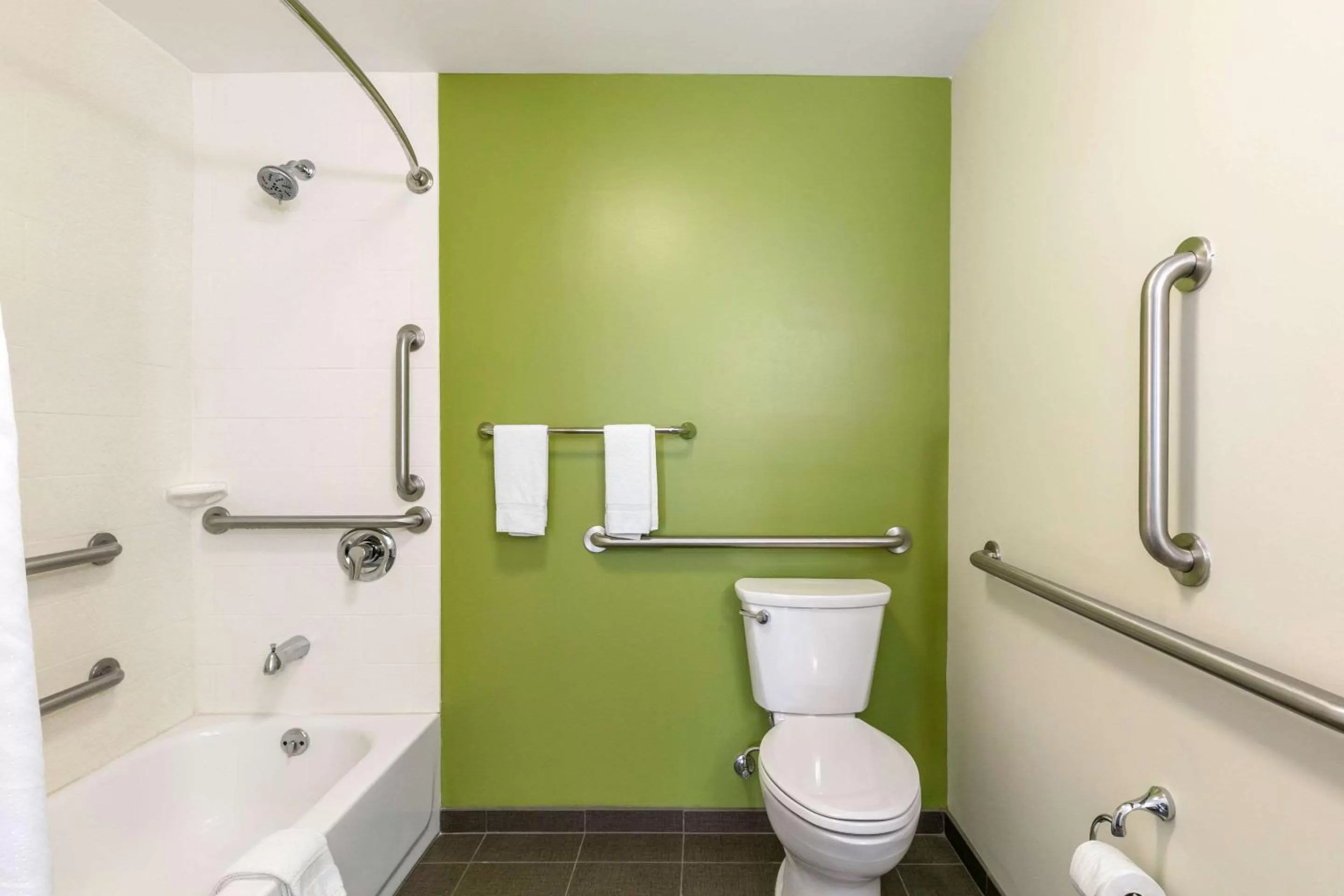 Bathroom in Sleep Inn & Suites Columbia I-65