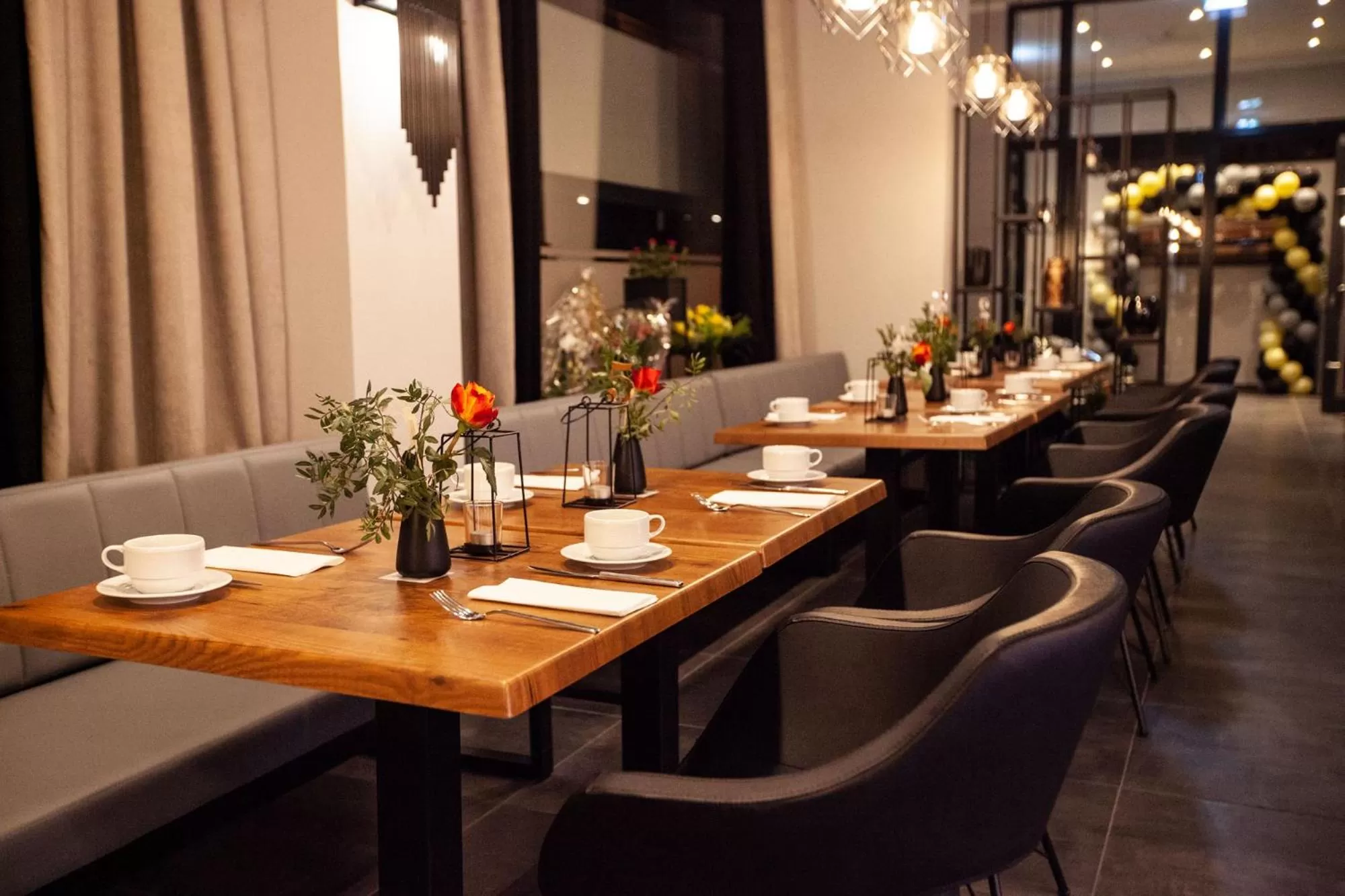 Restaurant/places to eat in Elens Hotel