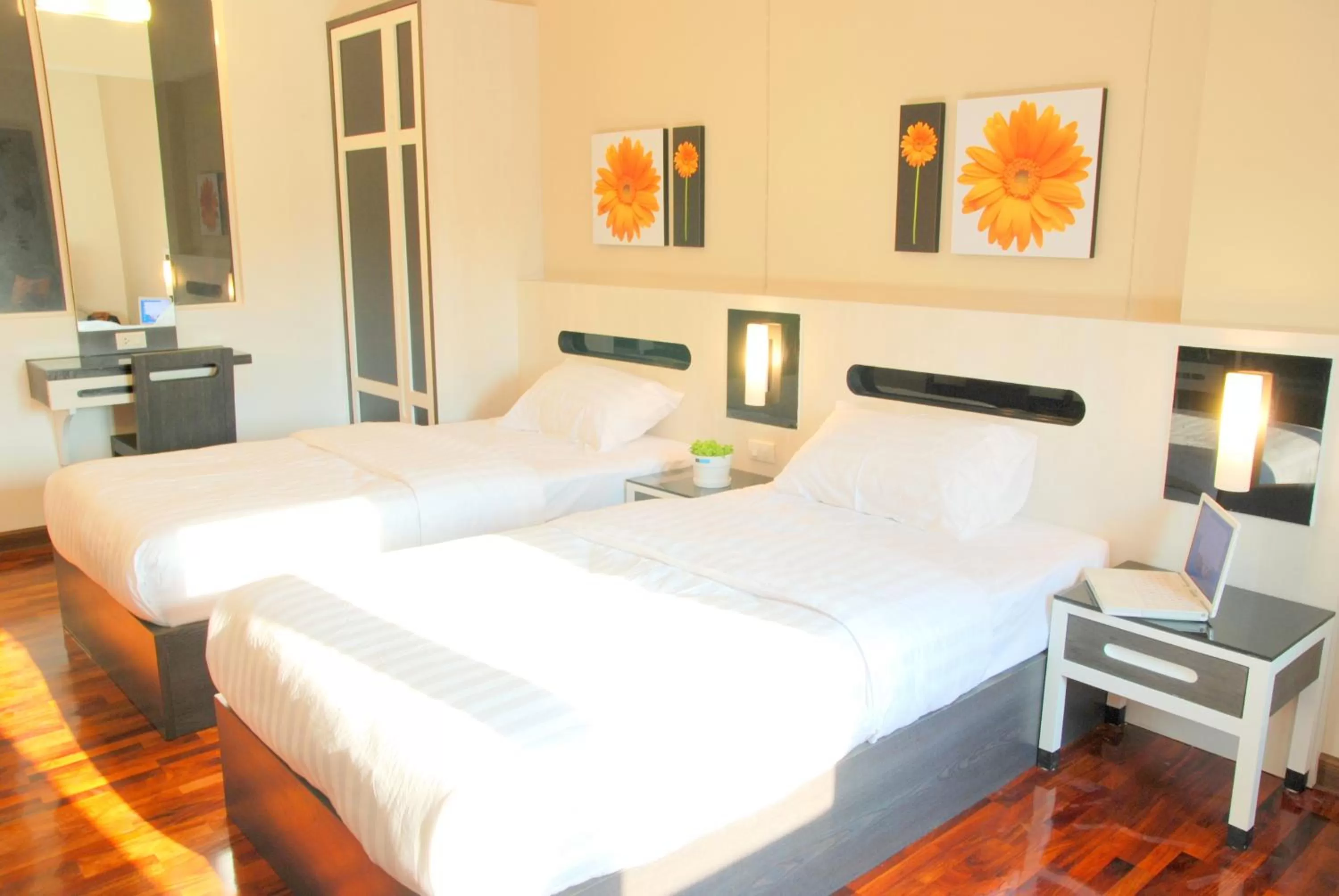 Bed in The Inn Saladaeng