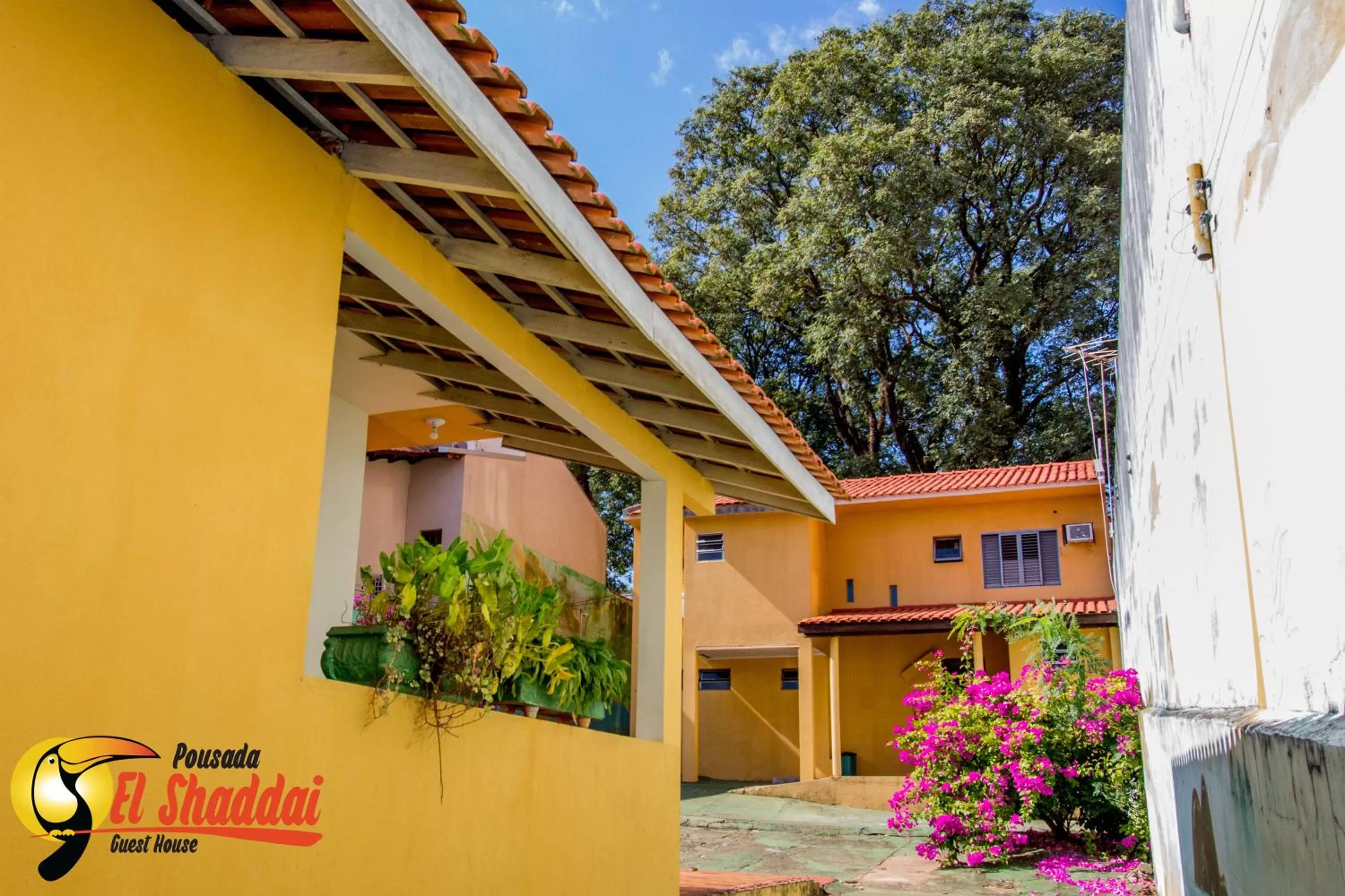 Patio, Property Building in Pousada El Shaddai