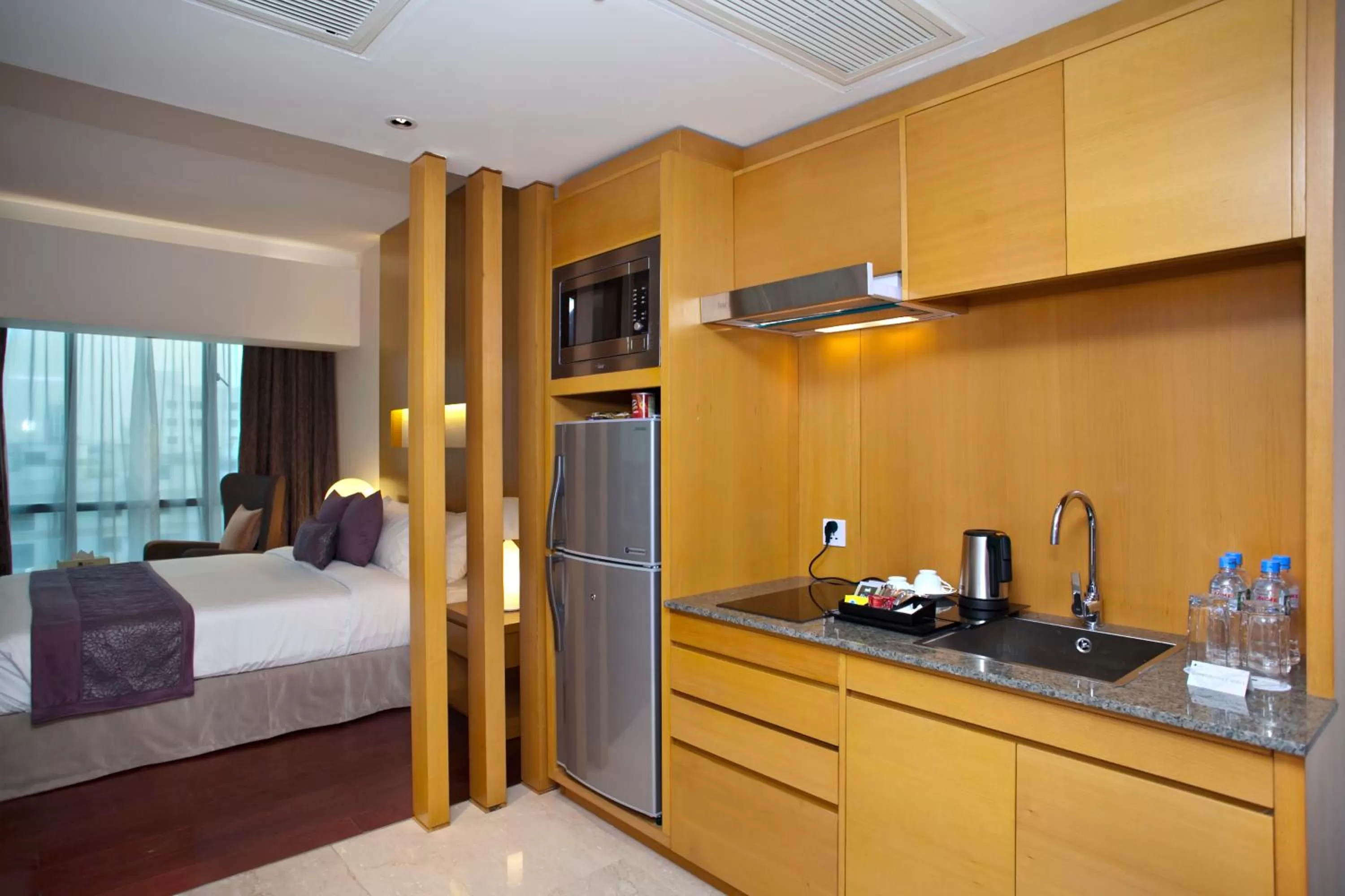 Kitchen or kitchenette, Bed in Lakeshore Banani