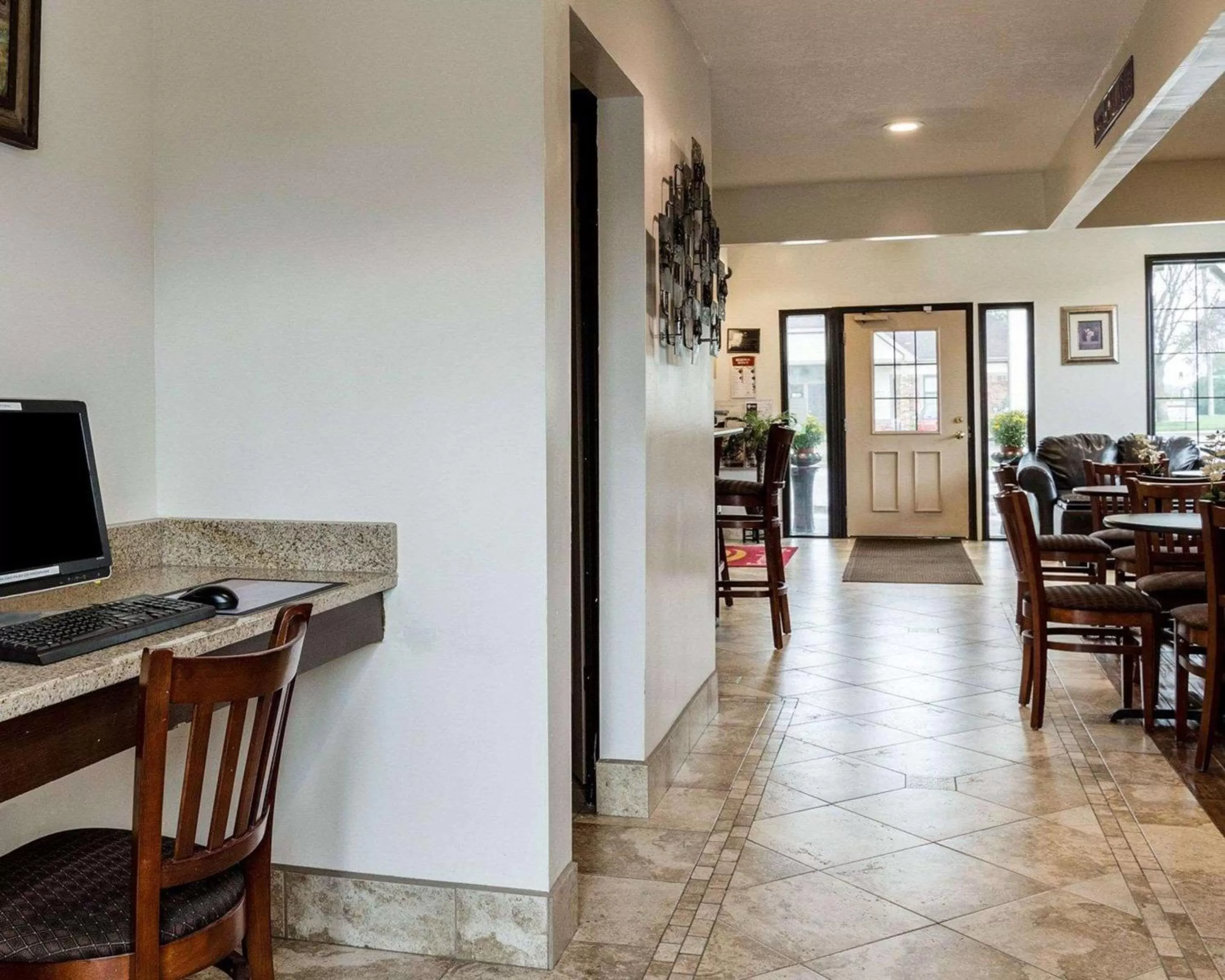 Business facilities in Econo Lodge Lawrence near University