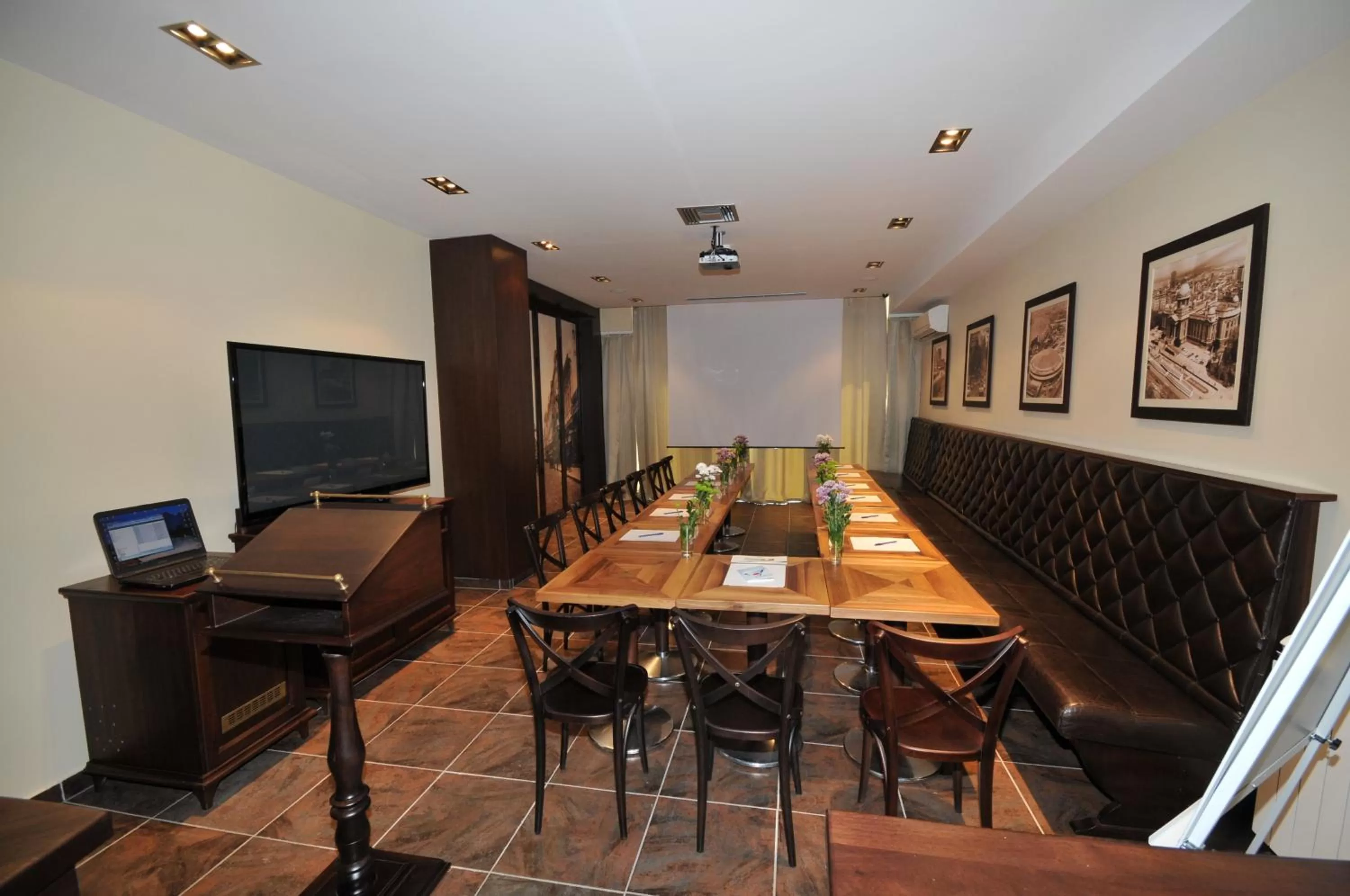 Business facilities, Business Area/Conference Room in Belgrade Boutique House