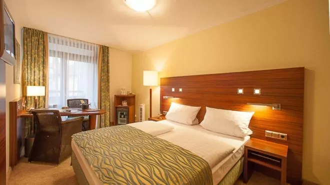 Bedroom, Bed in NP Hotel Wallis