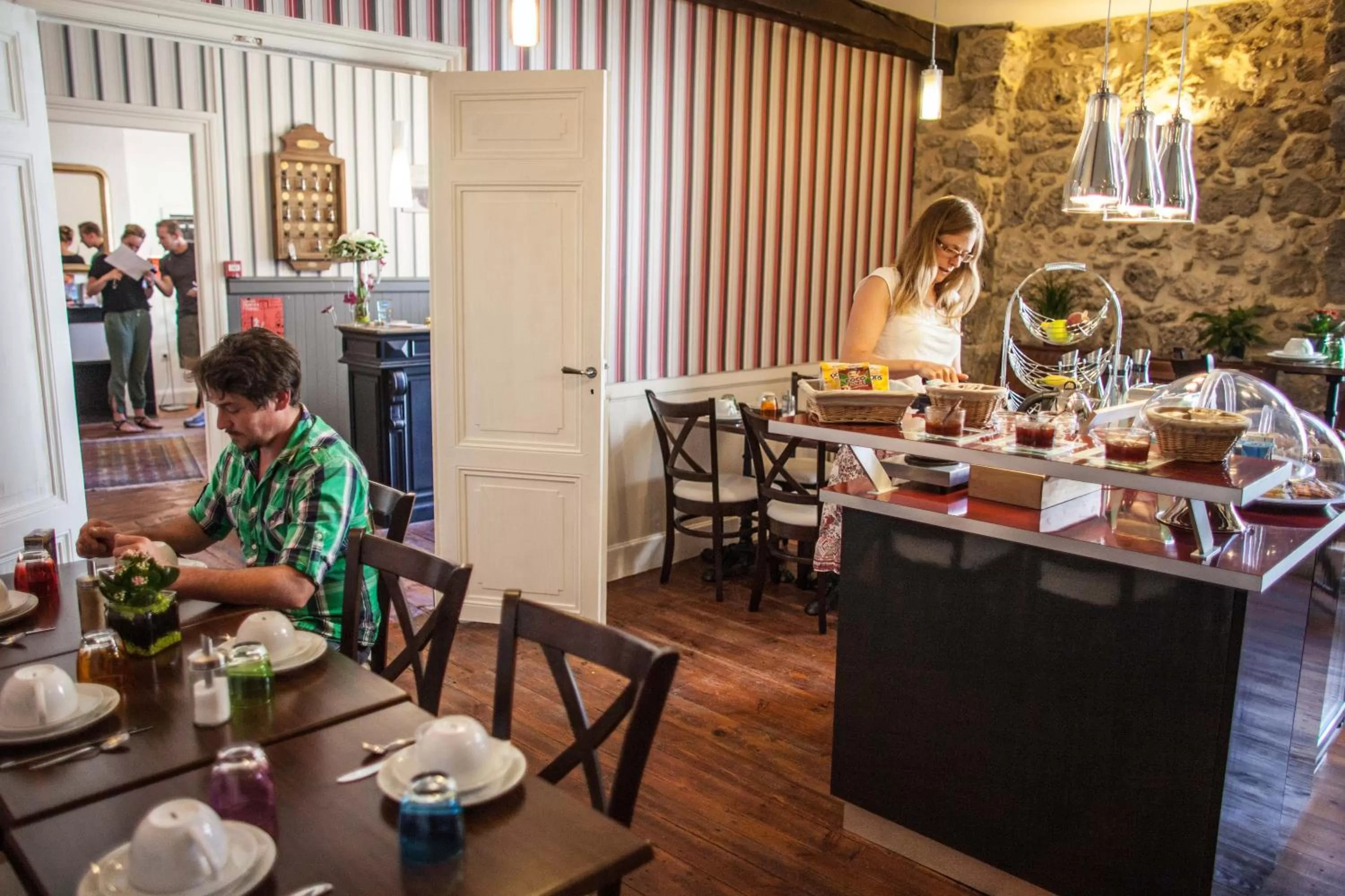 Restaurant/places to eat in Hôtel Henri IV