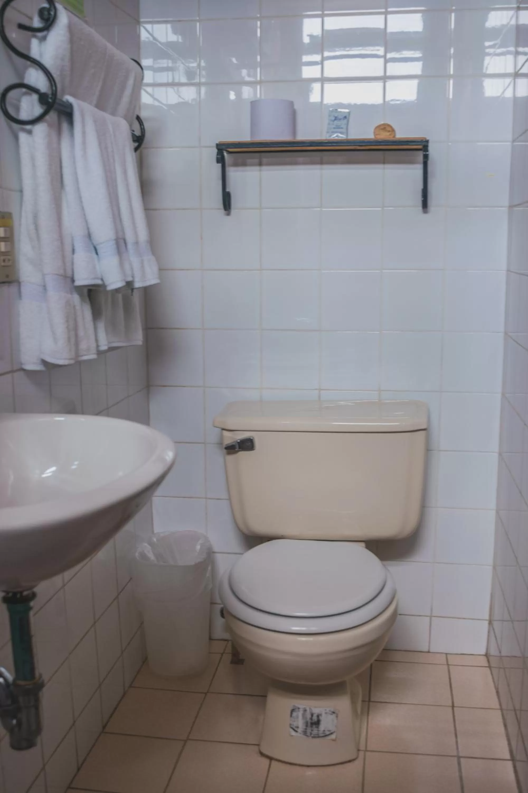 Toilet, Bathroom in Hotel Toliman