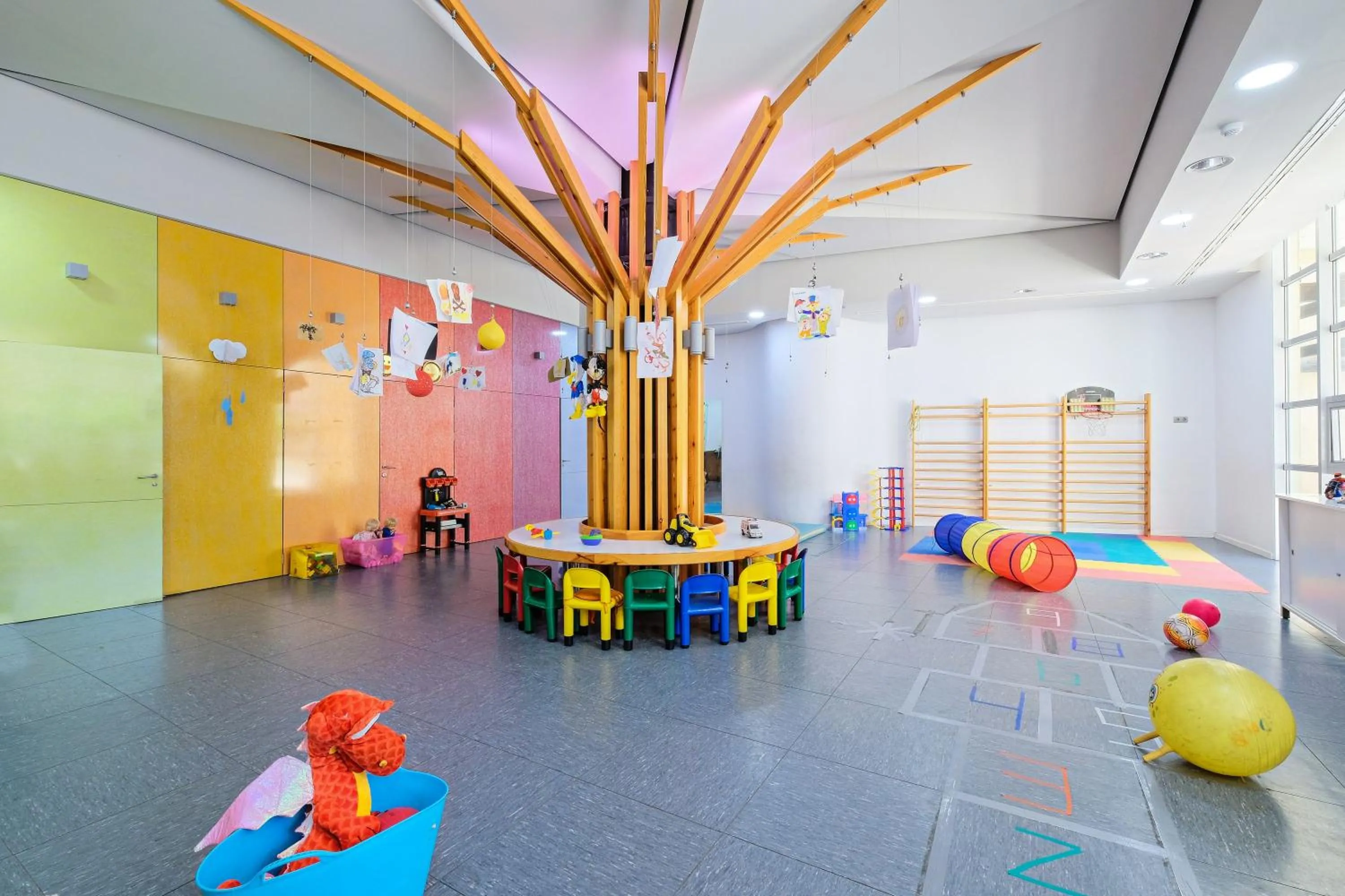 children in Envía Almería Apartments Spa & Golf