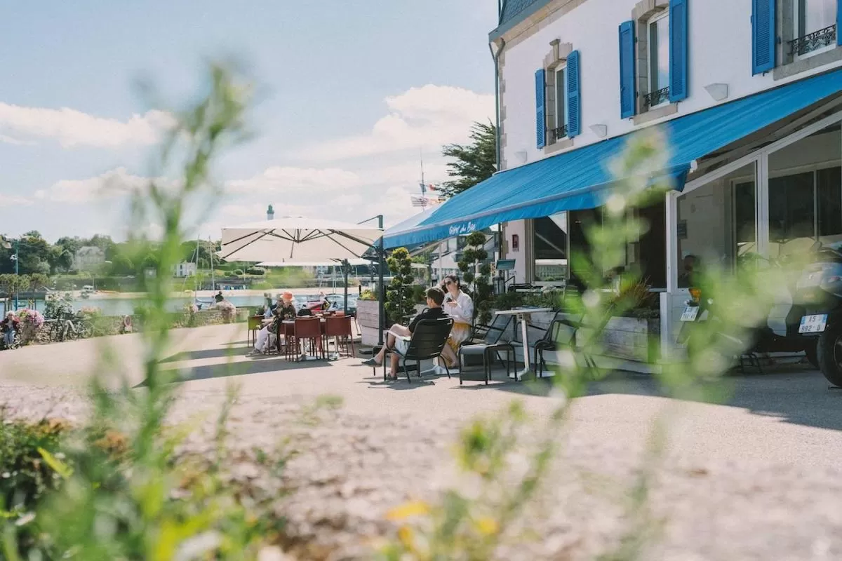 Restaurant/places to eat in Hotel Du Bac