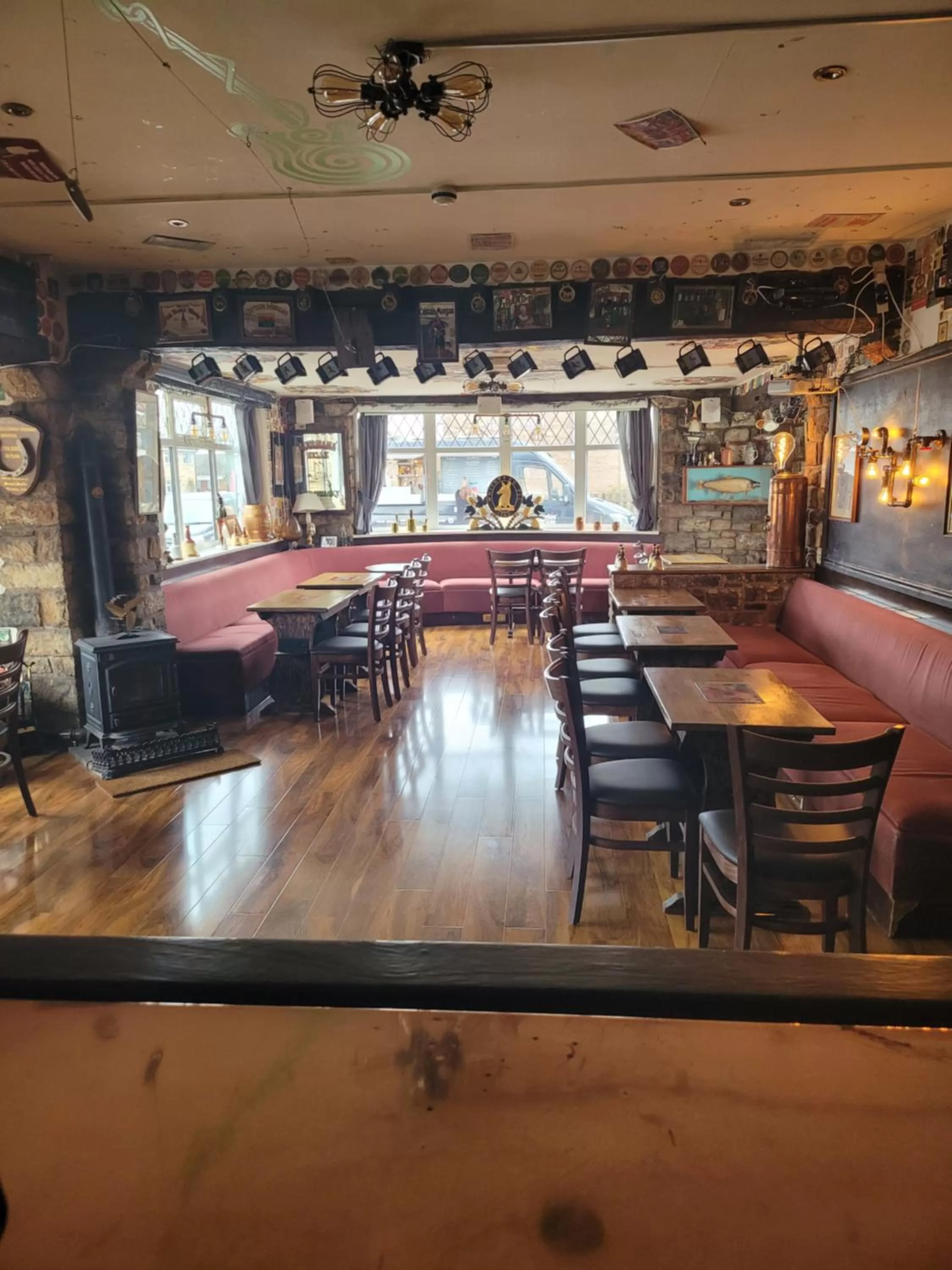 the jackdaw pub SELF CATERING STATIC CARAVAN free breakfast supplied