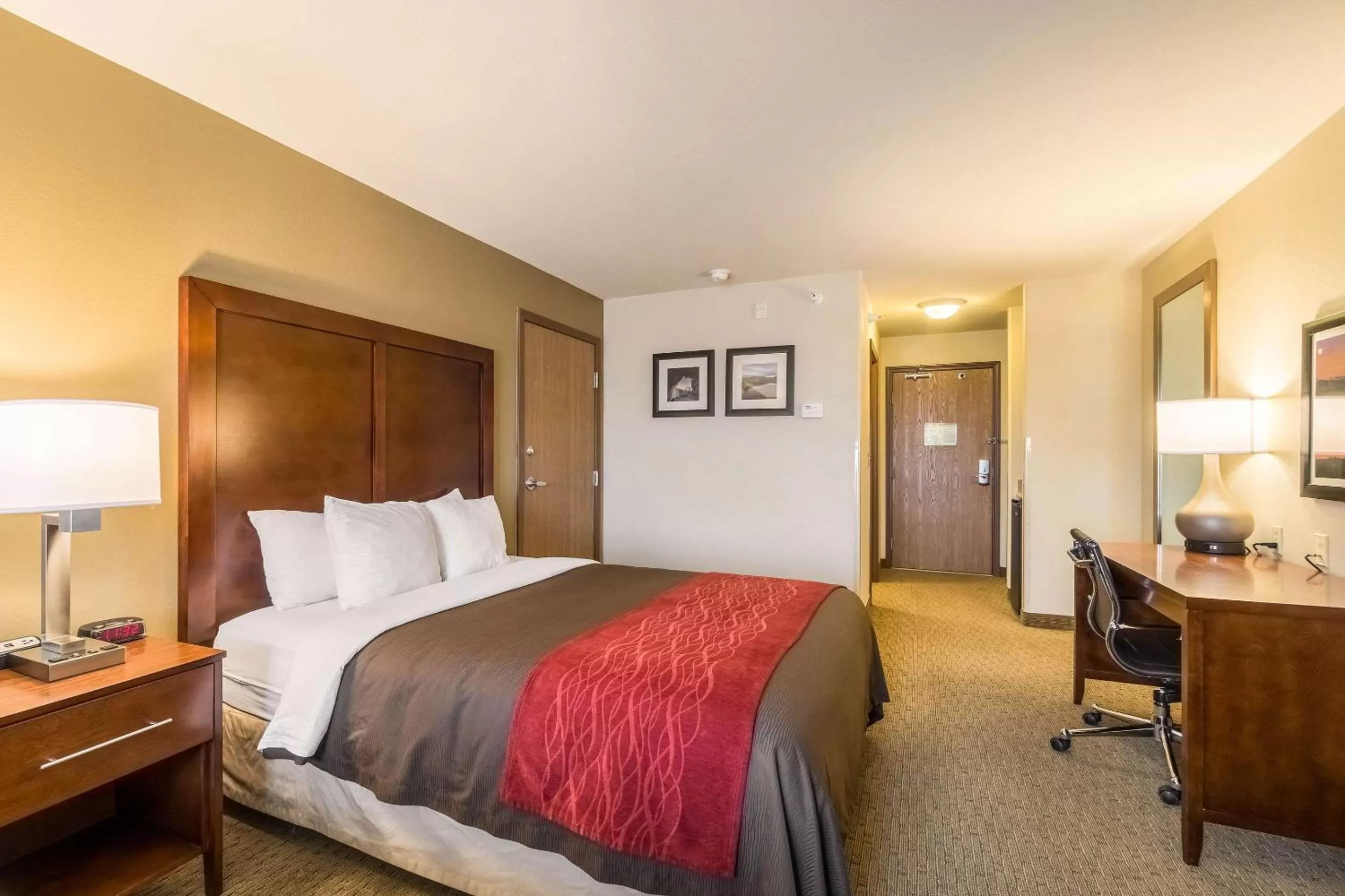Photo of the whole room, Bed in Comfort Inn & Suites Rifle