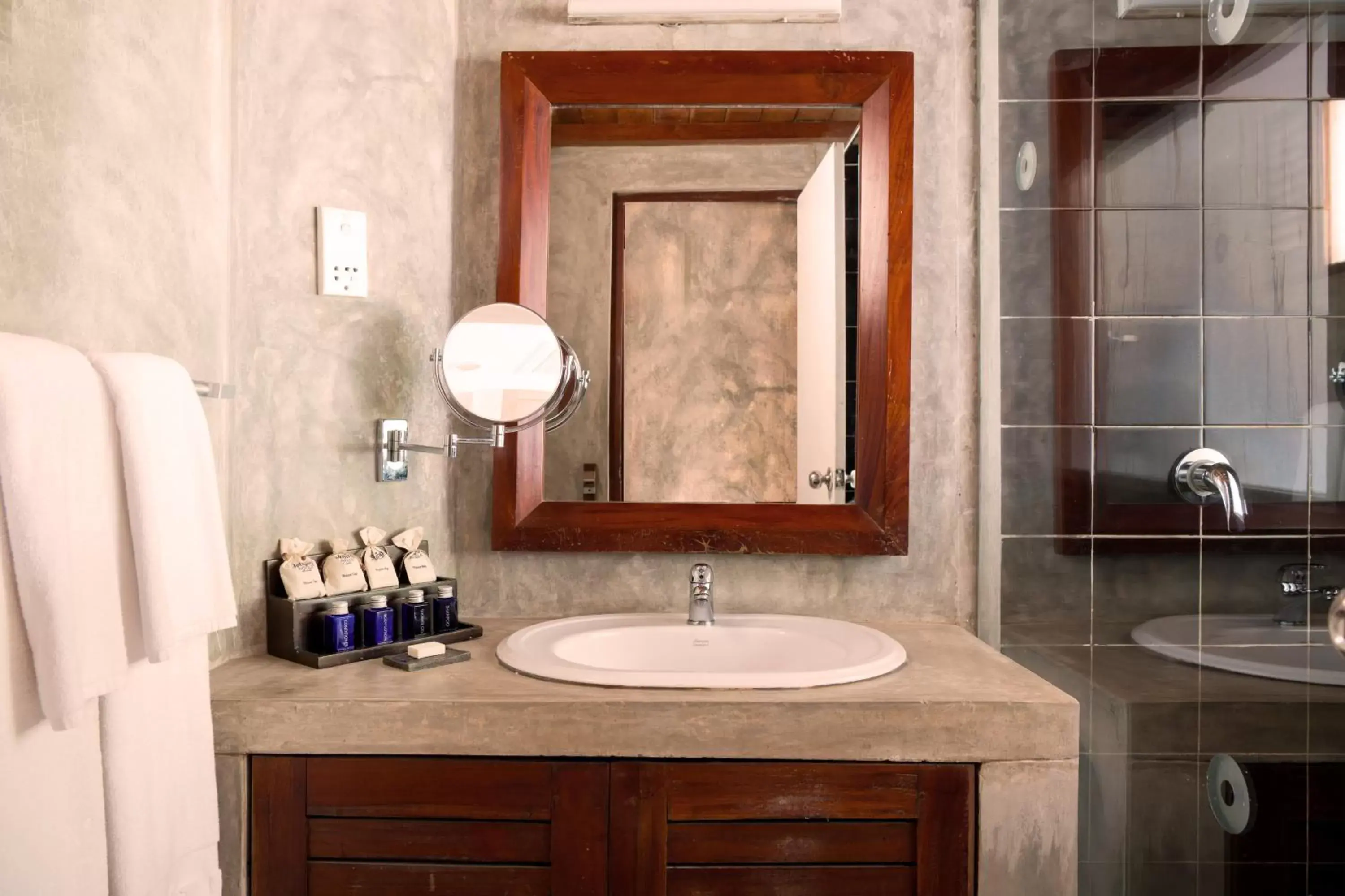 Standard Twin Room with Sea View - single occupancy - 15% off on Spa and at Black Coral & Center Point restaurants in Jetwing Sea Standard Twin Room with Sea View - single occupancy - 15% off on Spa and at Black Coral & Center Point restaurants in Jetwing Sea