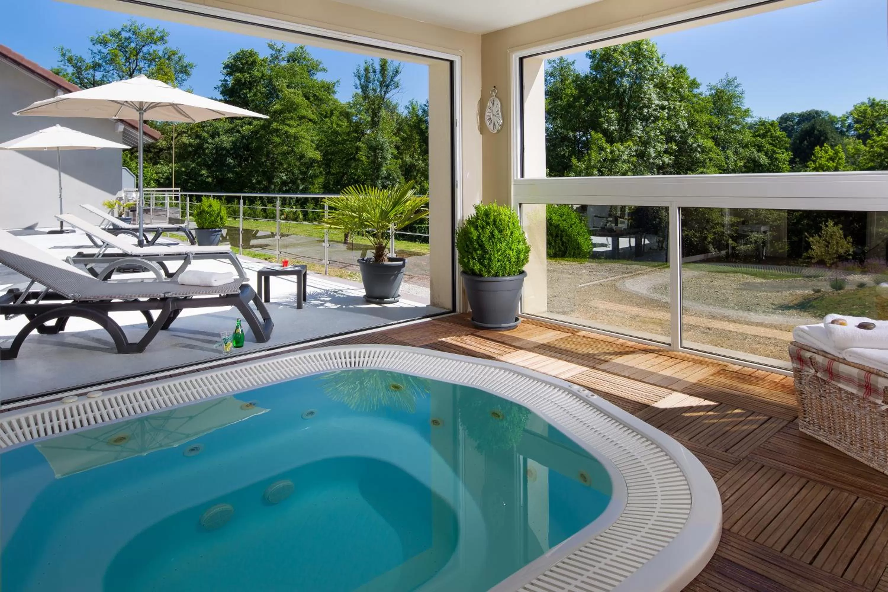 Hot Tub in Hotel Blanc
